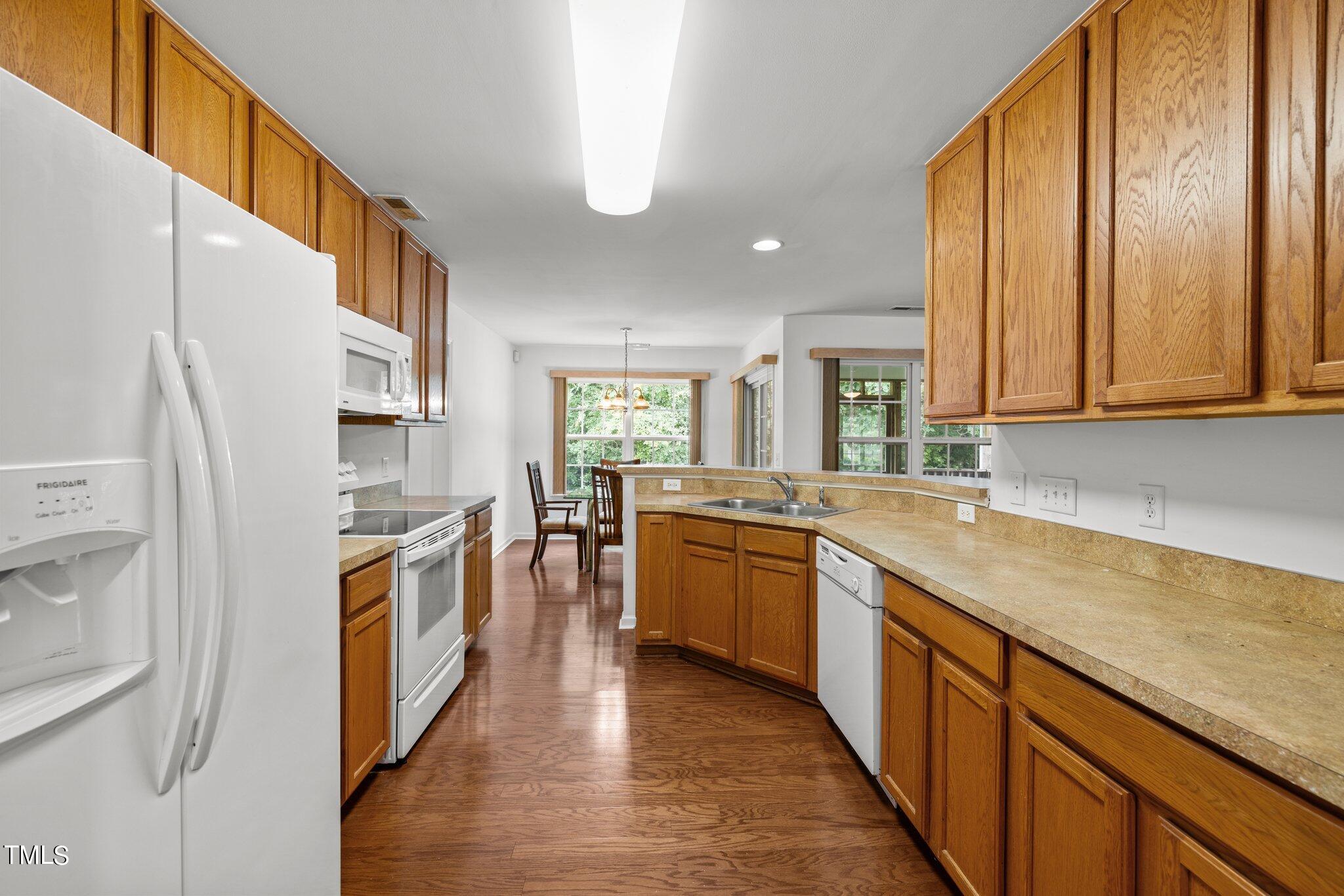 917 Golden Crest Drive