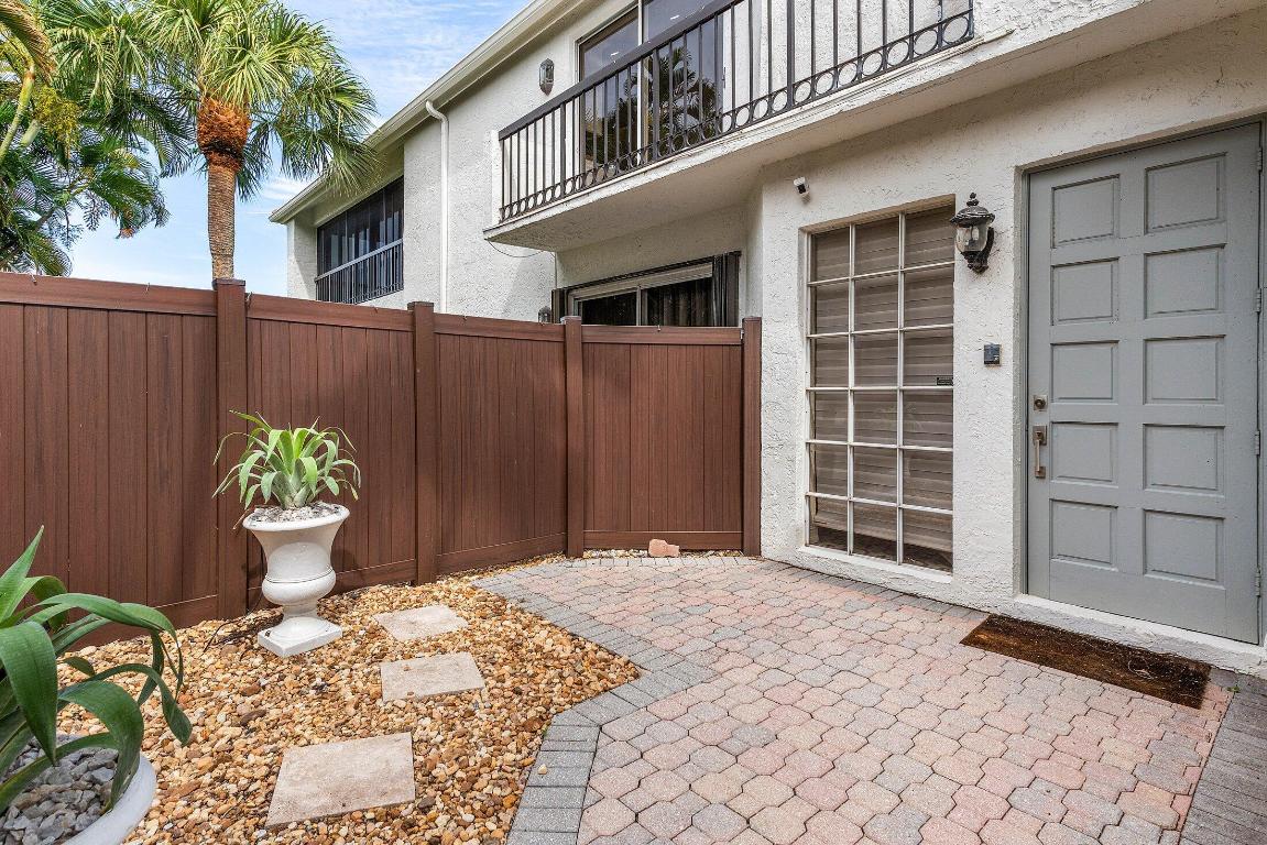 5887 NW 24th Avenue 1203