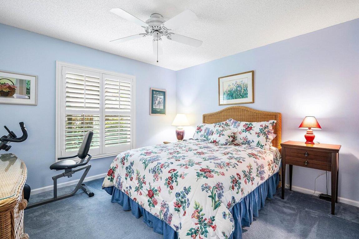 11834 Island Lakes Lane