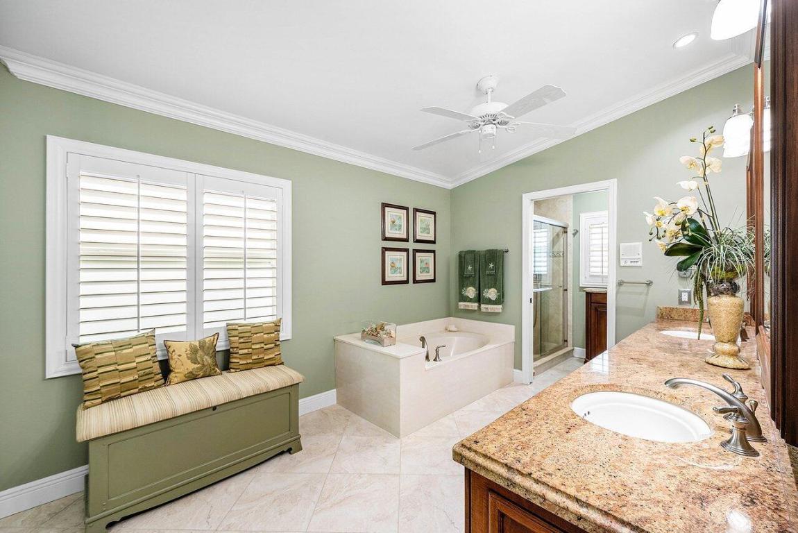 11834 Island Lakes Lane