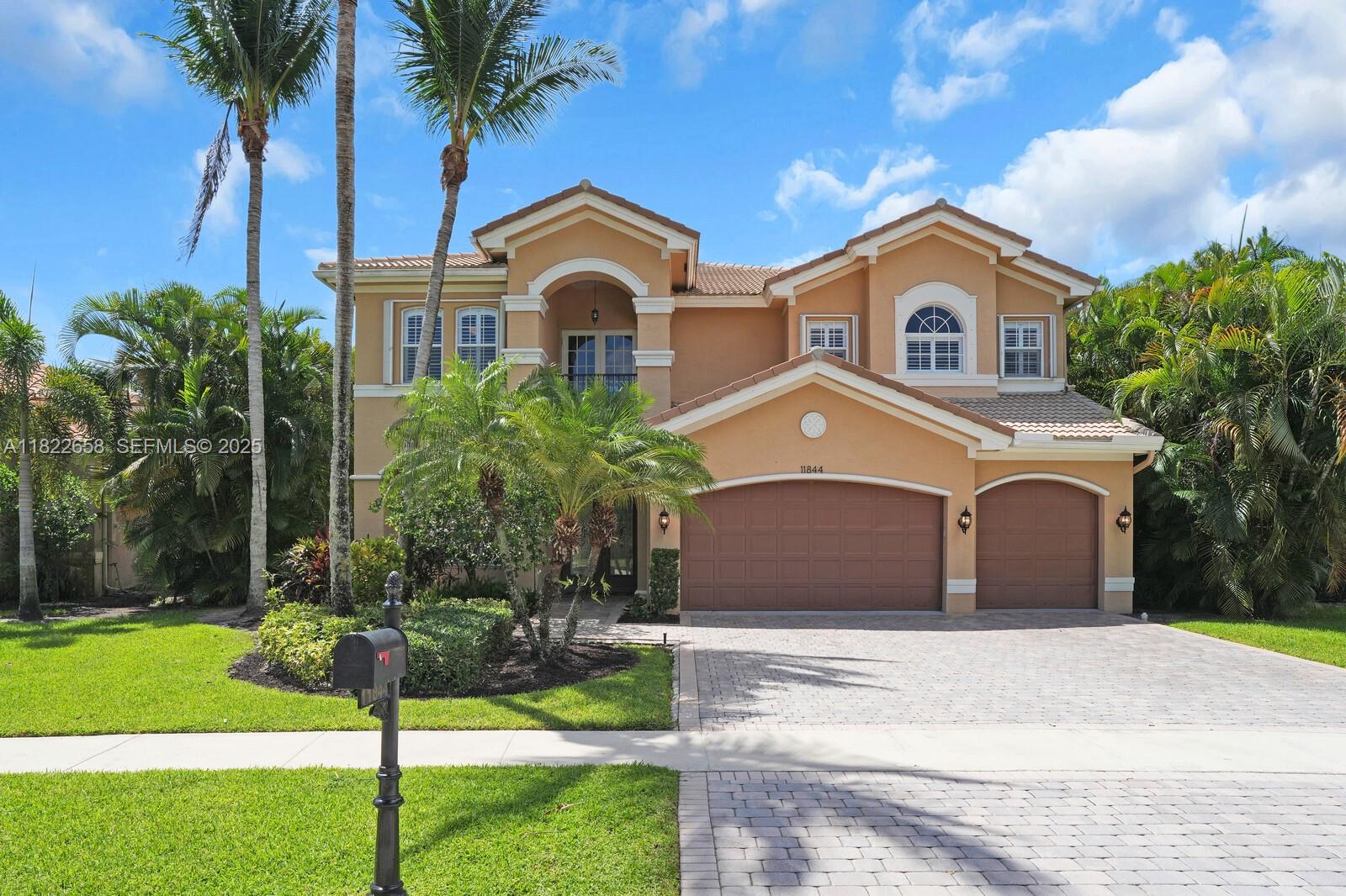 11844 Foxbriar Lake Trail