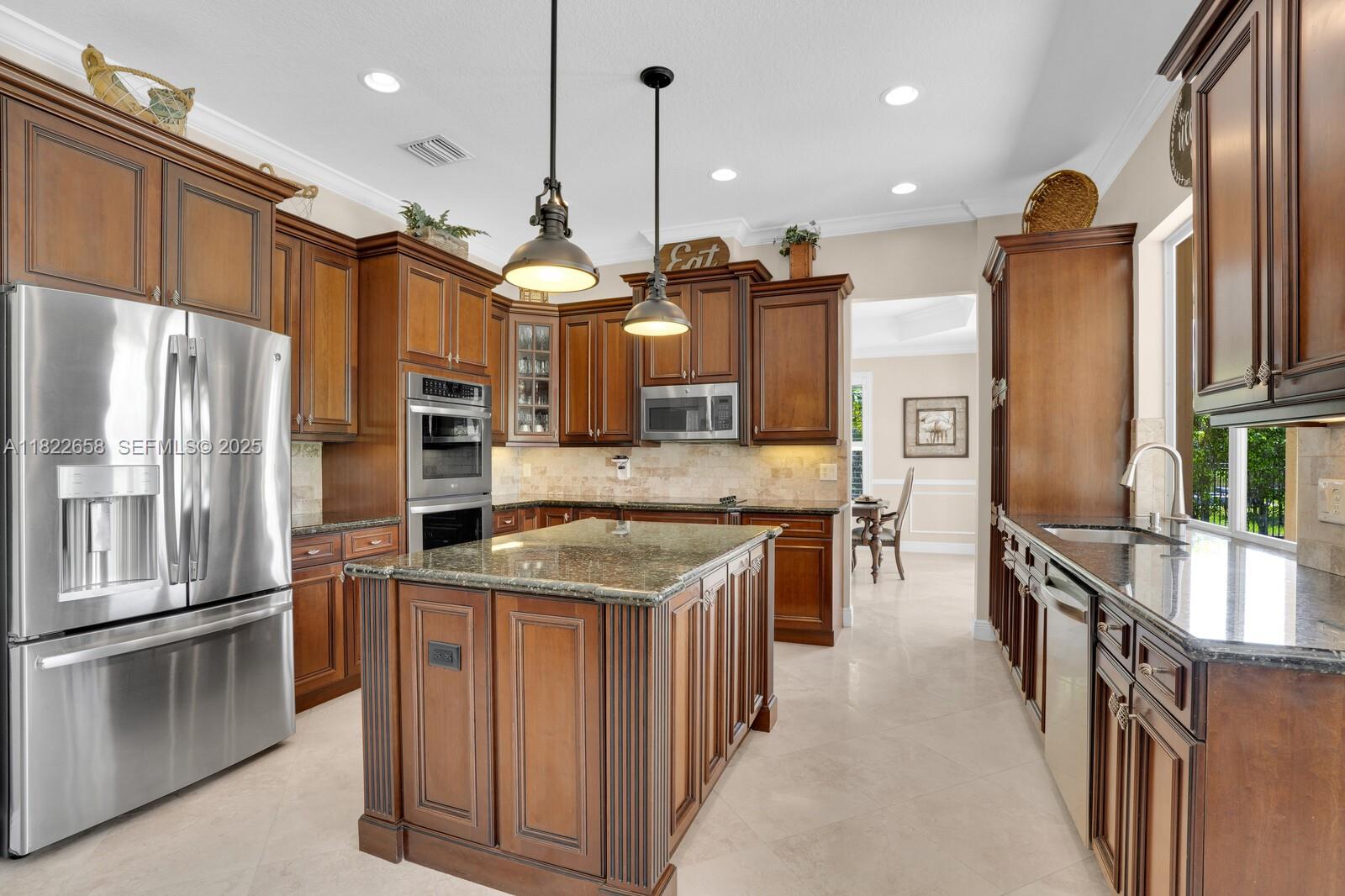 11844 Foxbriar Lake Trail