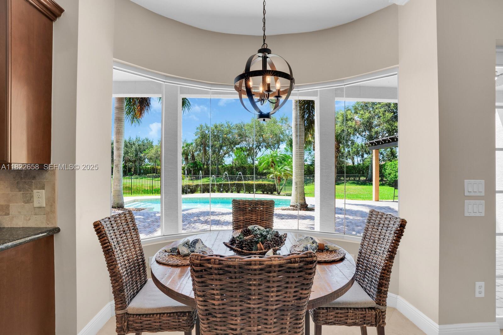 11844 Foxbriar Lake Trail