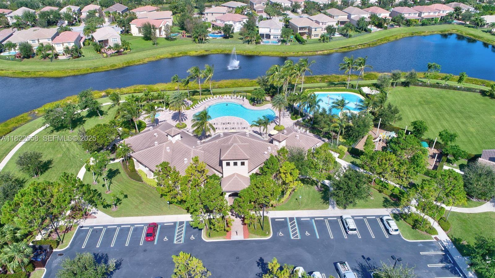 11844 Foxbriar Lake Trail