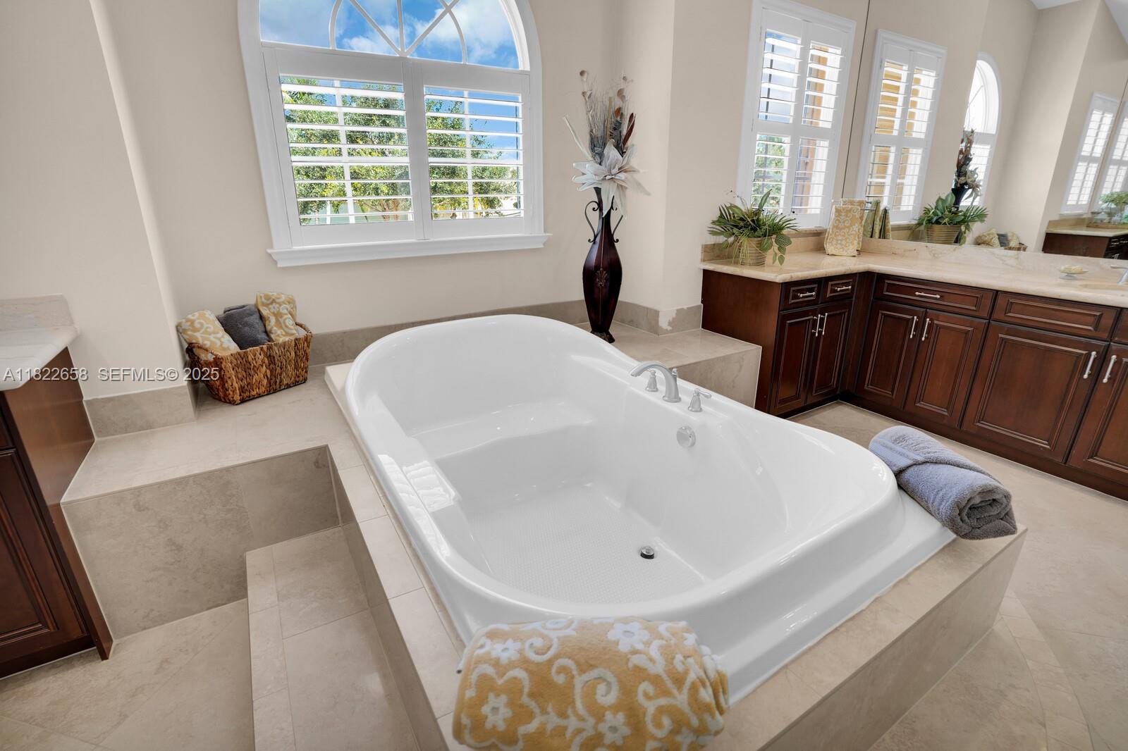 11844 Foxbriar Lake Trail