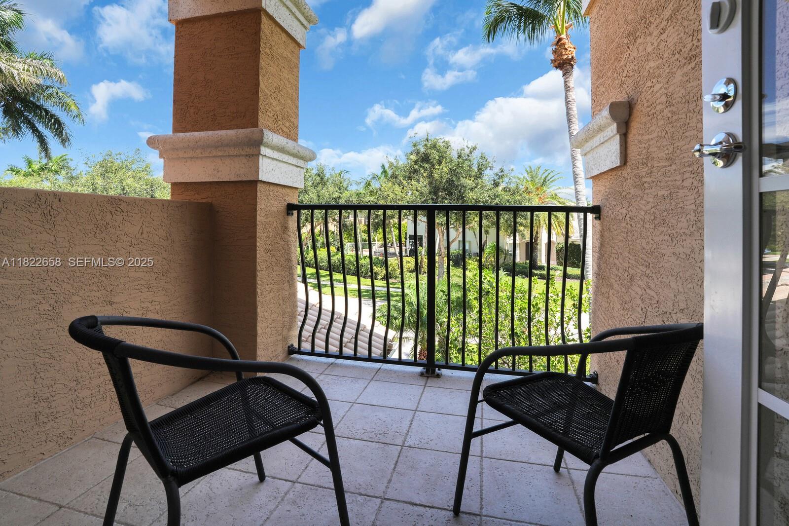 11844 Foxbriar Lake Trail