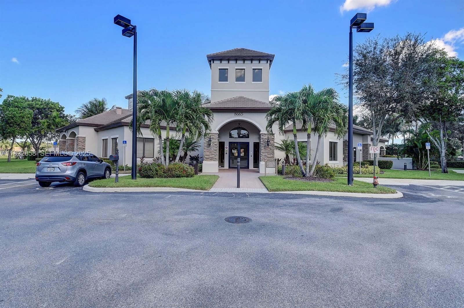 11844 Foxbriar Lake Trail