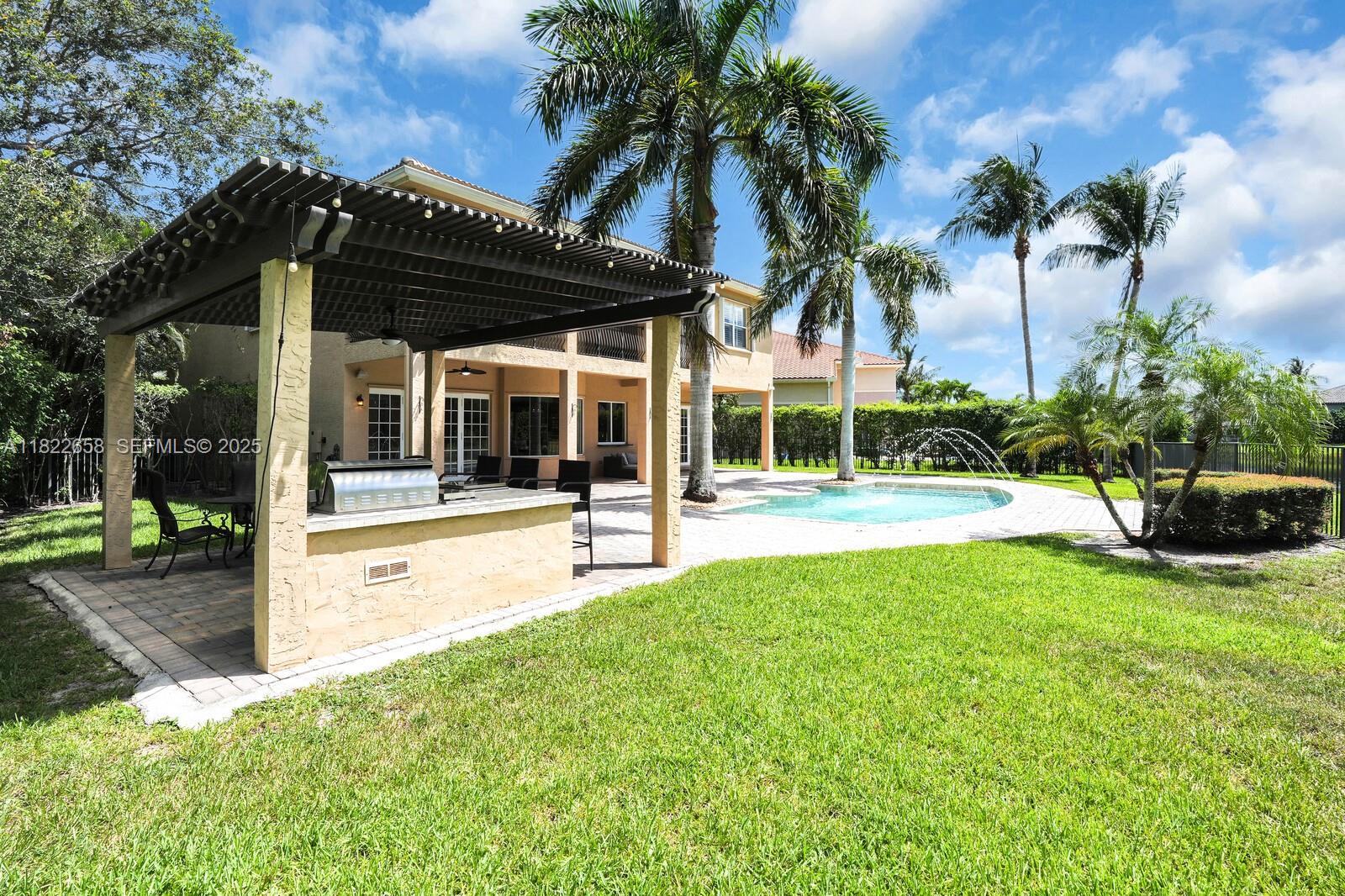 11844 Foxbriar Lake Trail