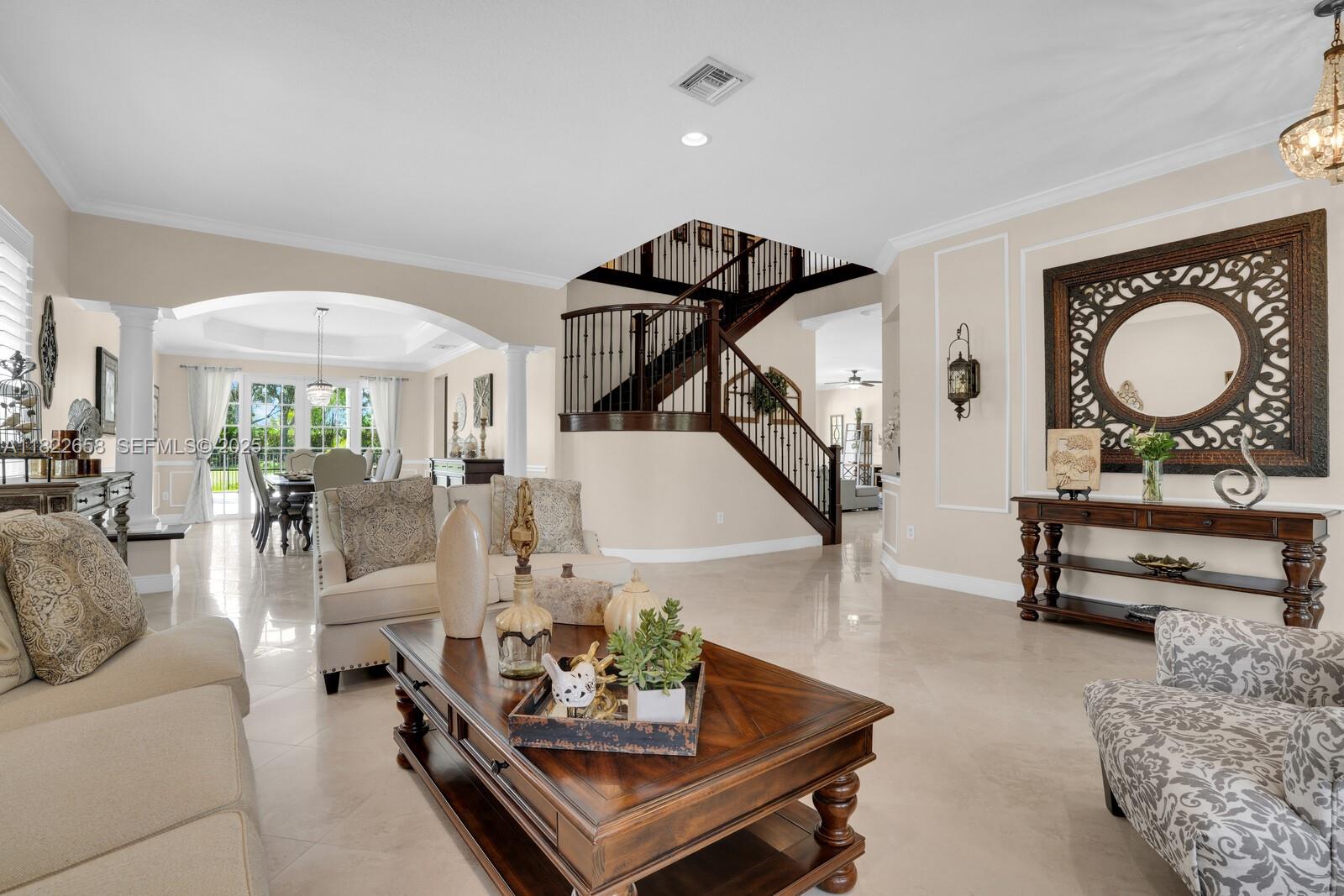 11844 Foxbriar Lake Trail