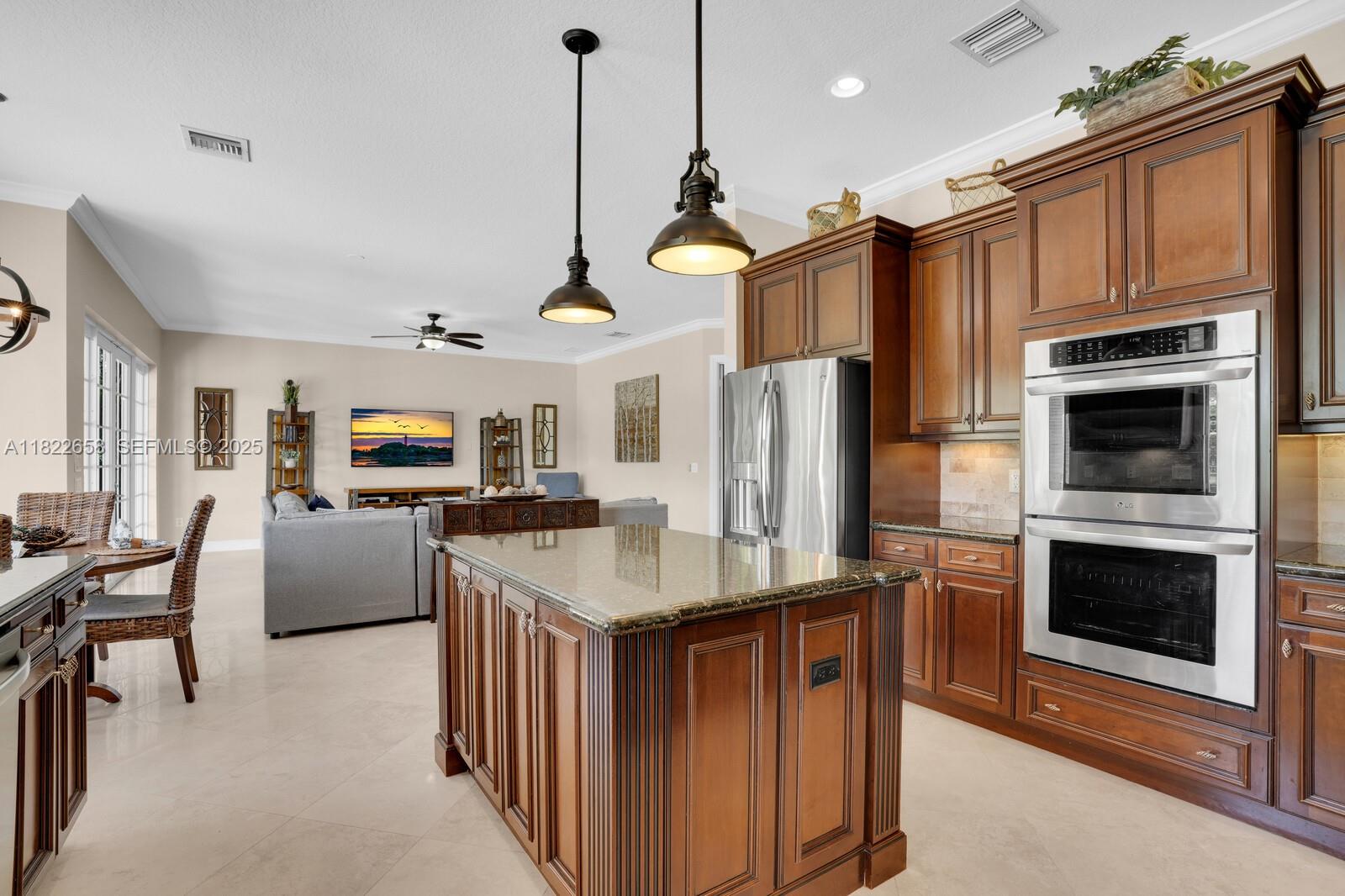 11844 Foxbriar Lake Trail