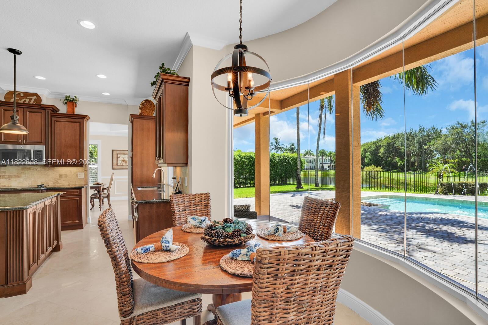 11844 Foxbriar Lake Trail