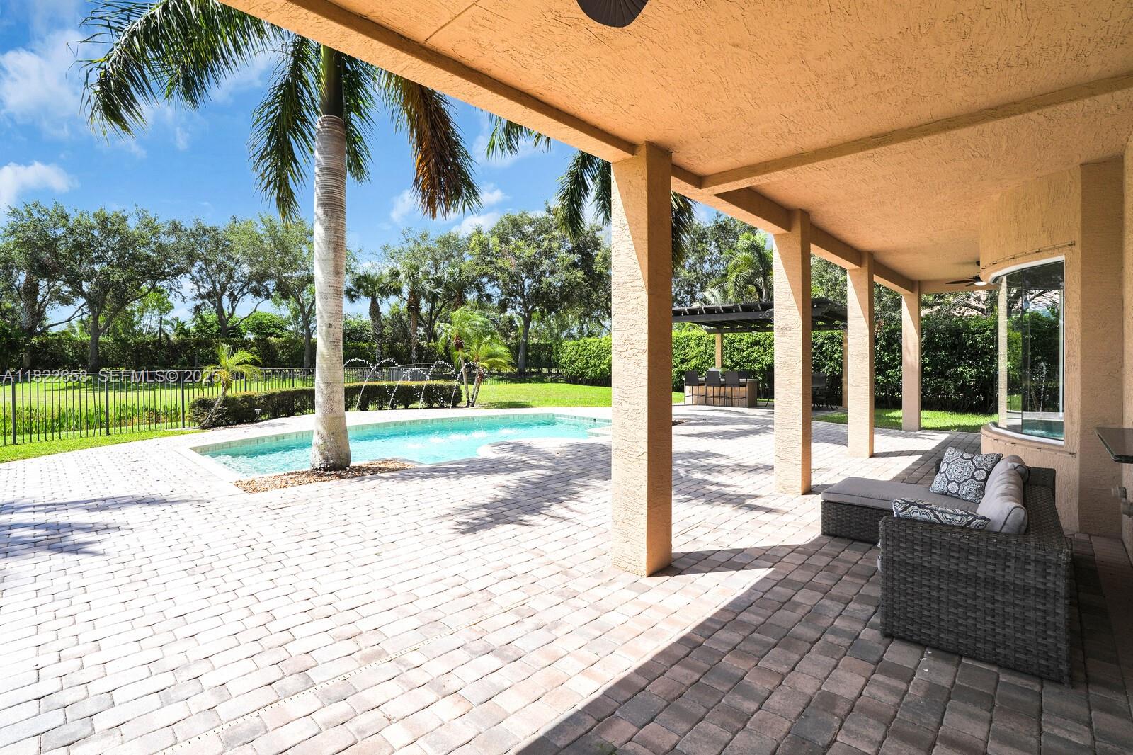 11844 Foxbriar Lake Trail