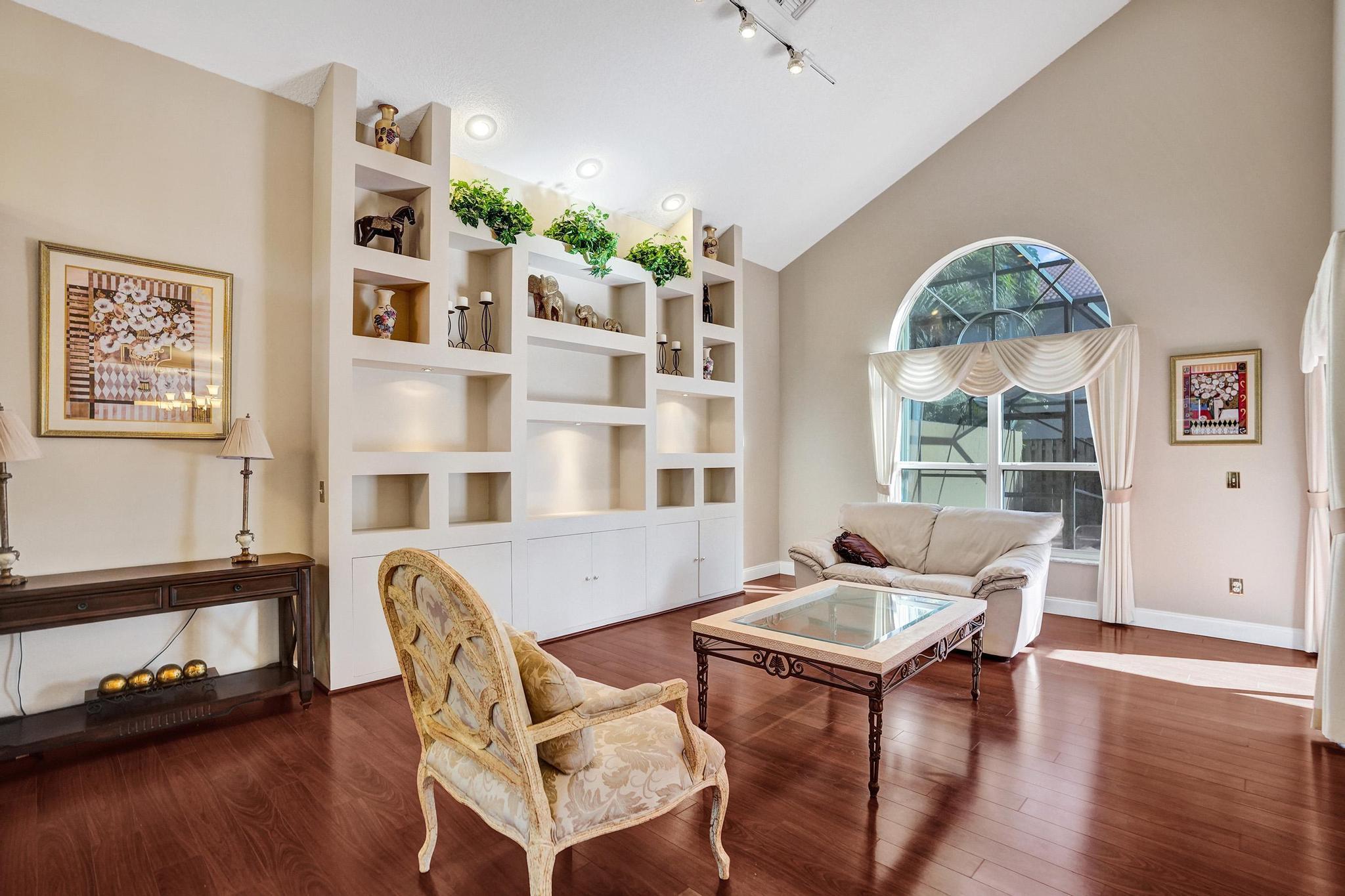 10425 Buena Ventura Drive