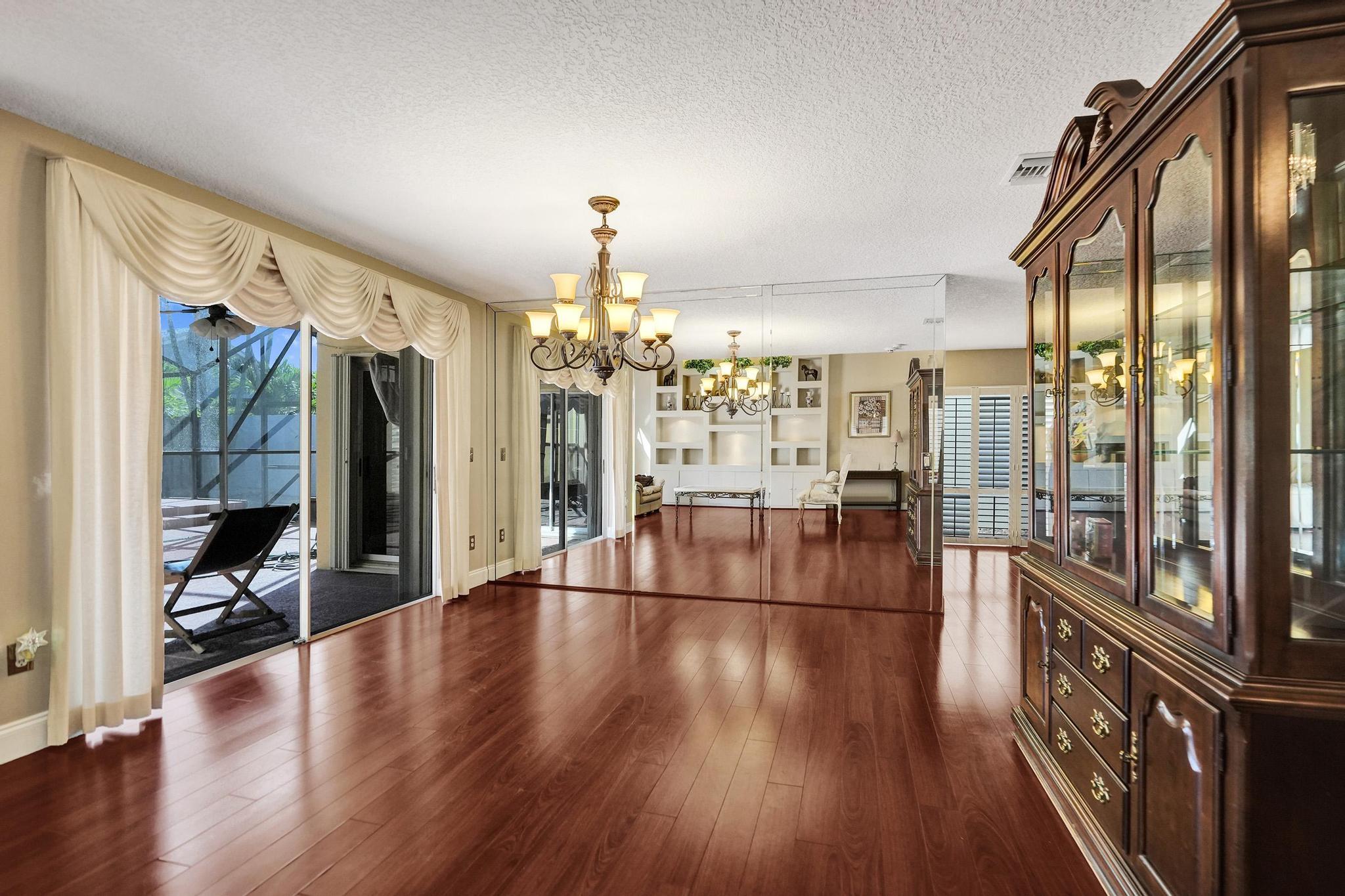 10425 Buena Ventura Drive