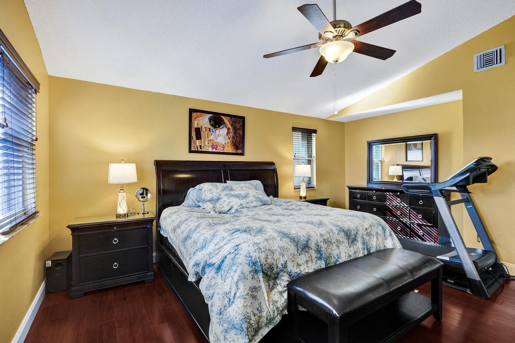 10425 Buena Ventura Drive