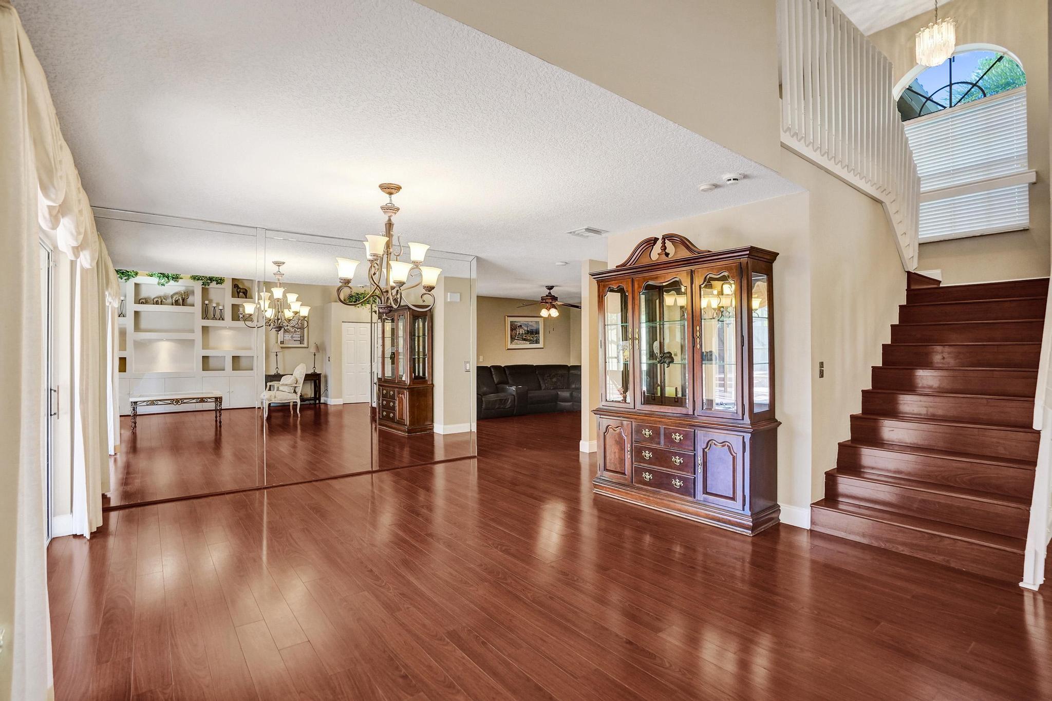 10425 Buena Ventura Drive