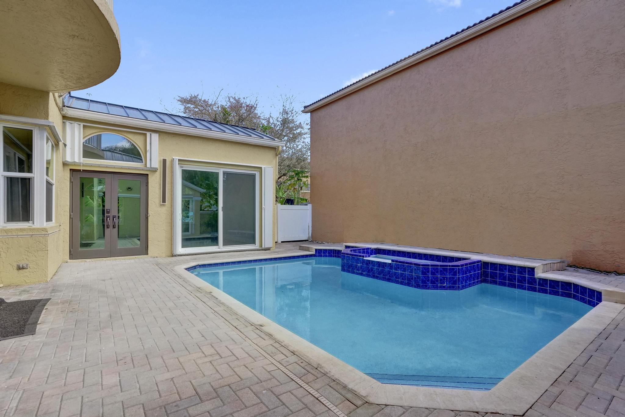 5367 NW 106th Drive