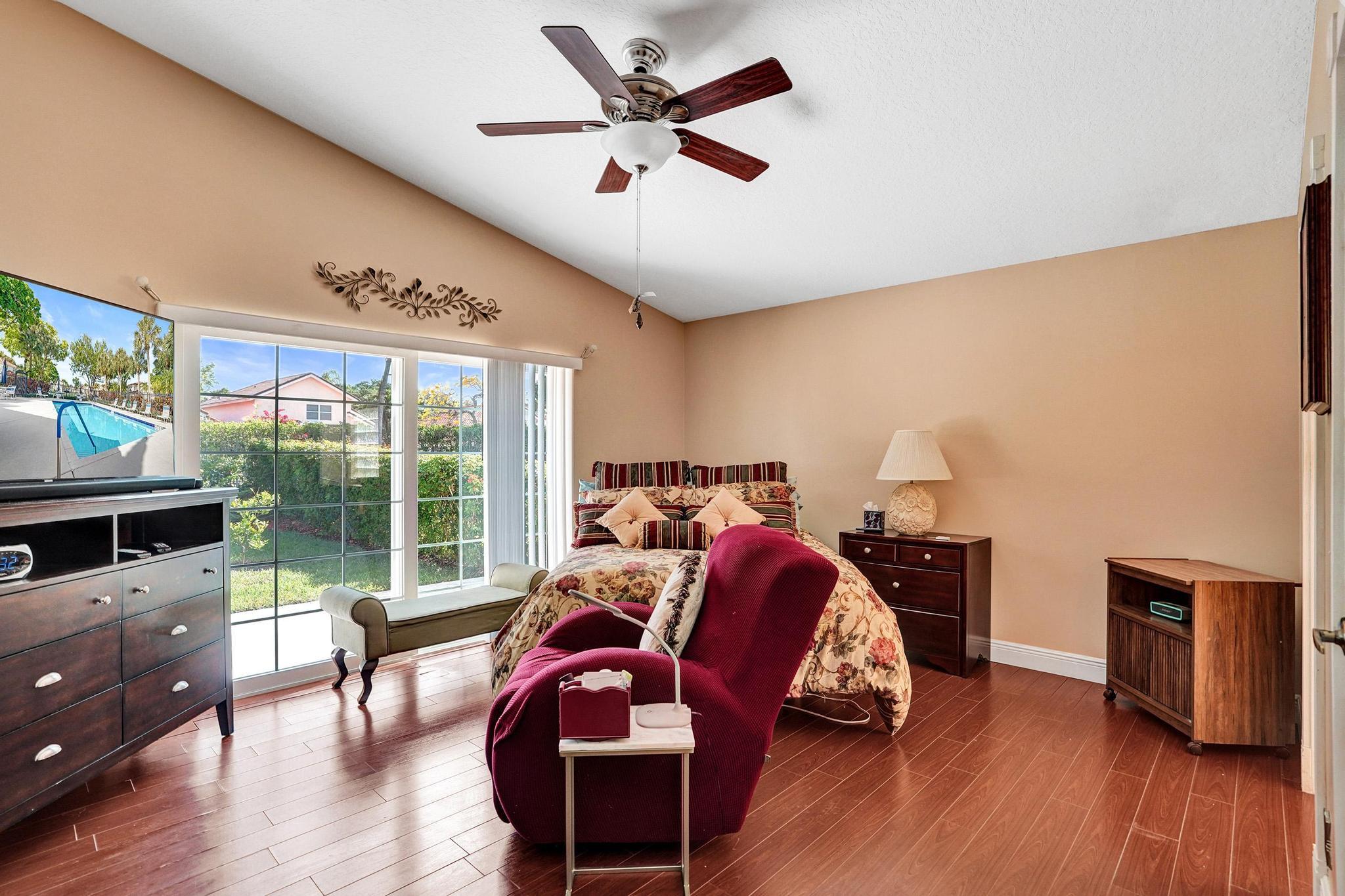 6842 Dogwood Lane