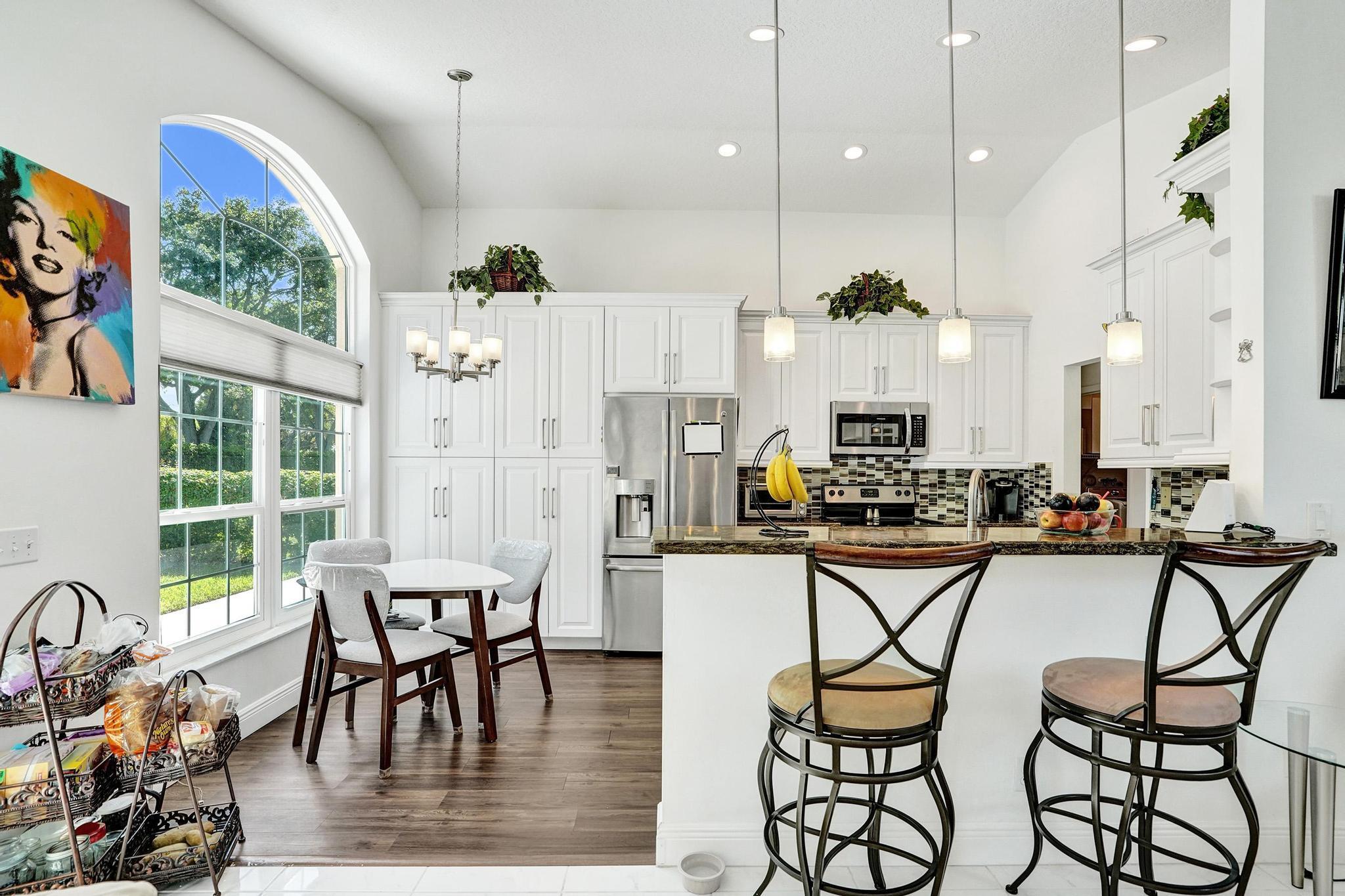 6842 Dogwood Lane