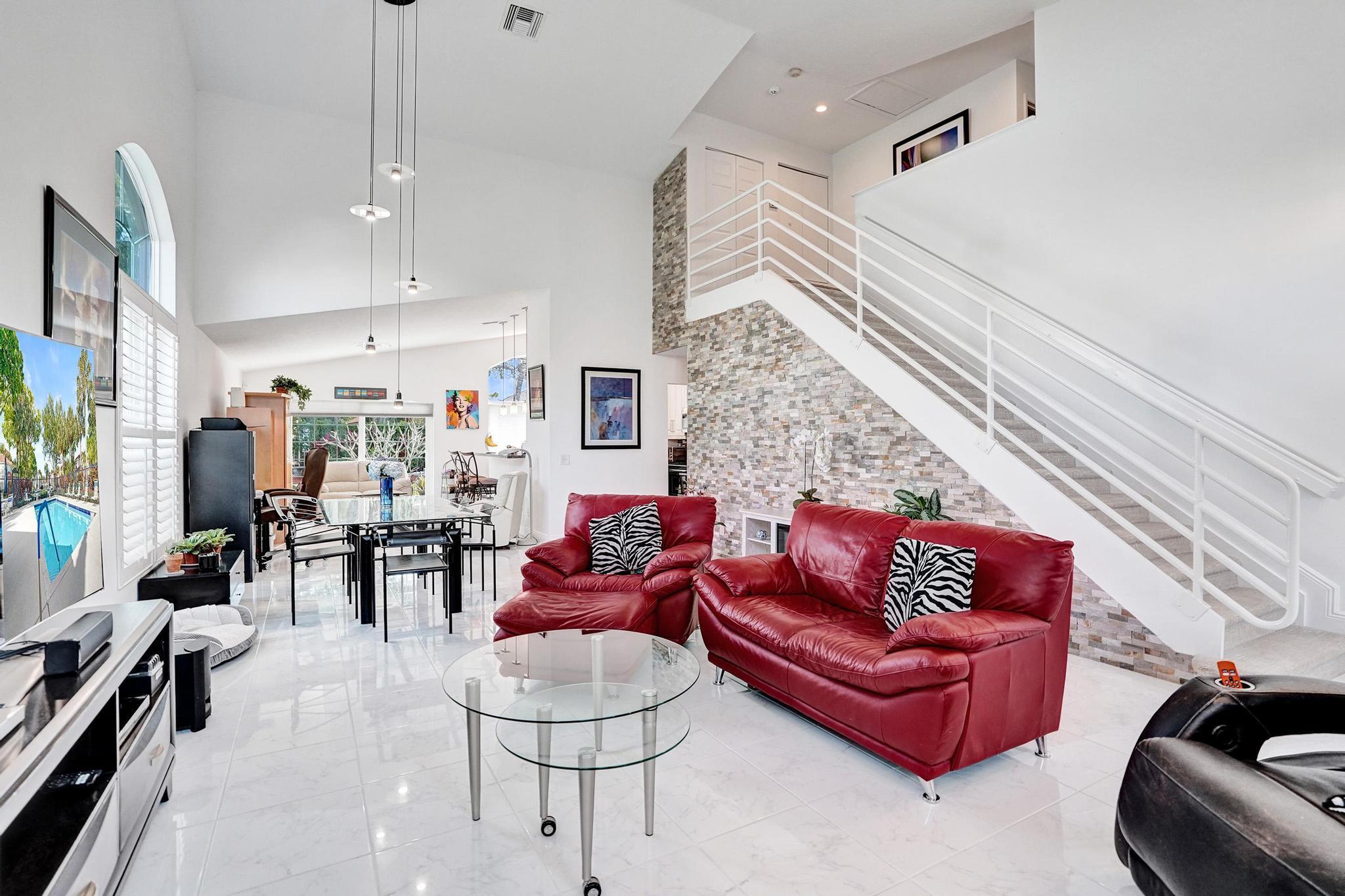 6842 Dogwood Lane