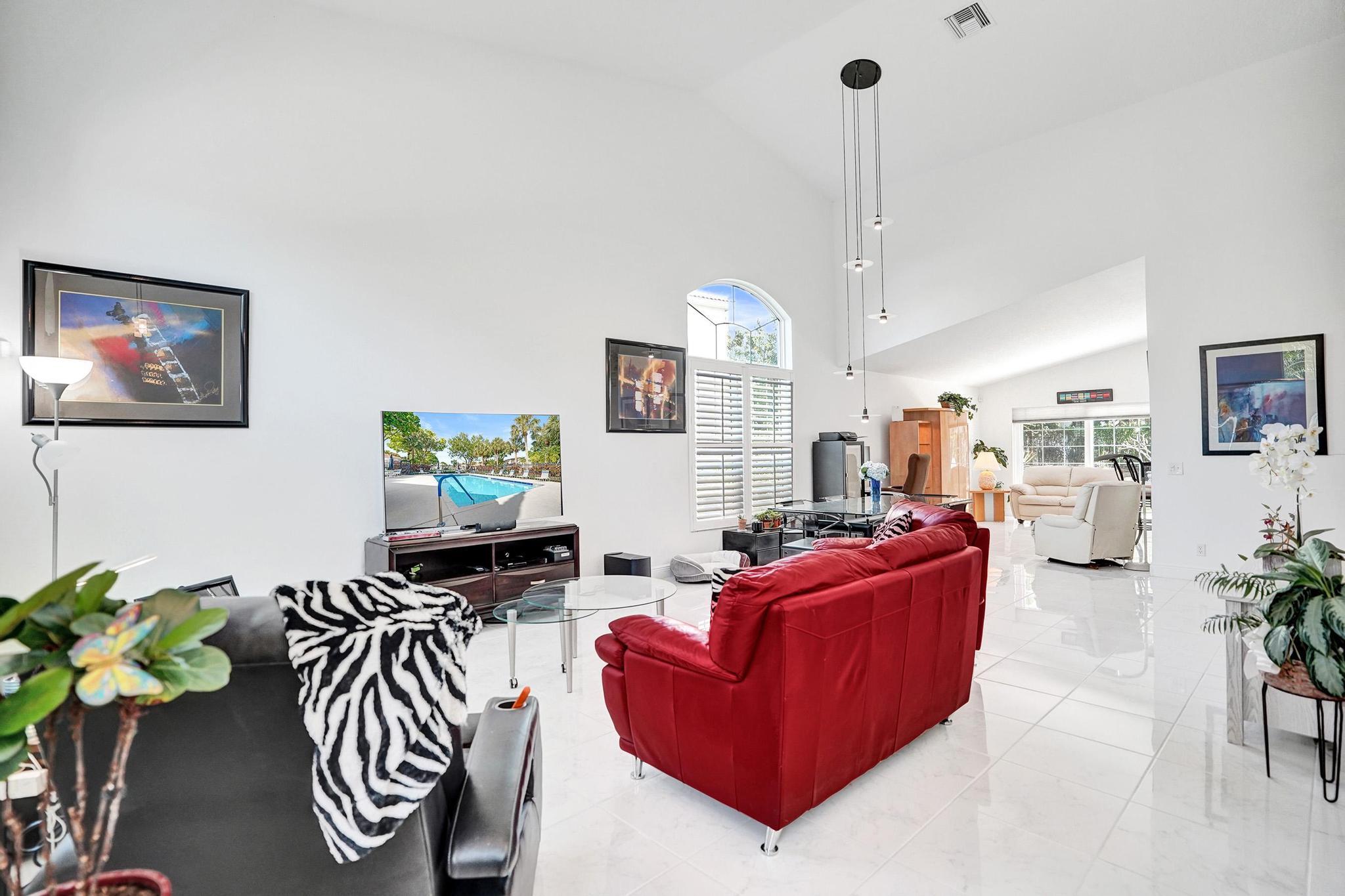 6842 Dogwood Lane