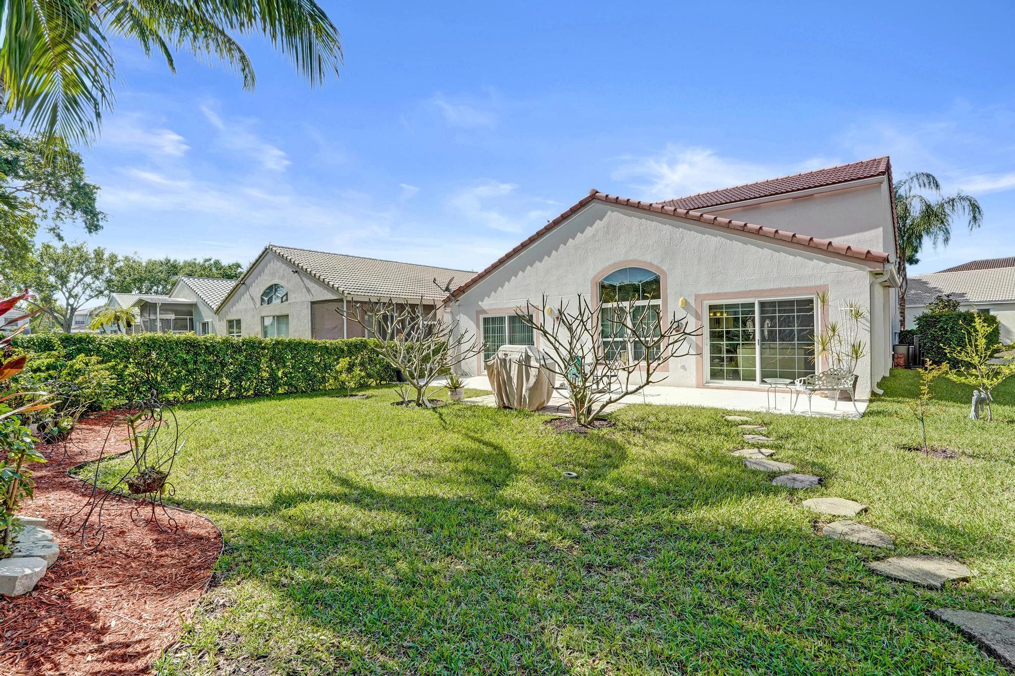 6842 Dogwood Lane