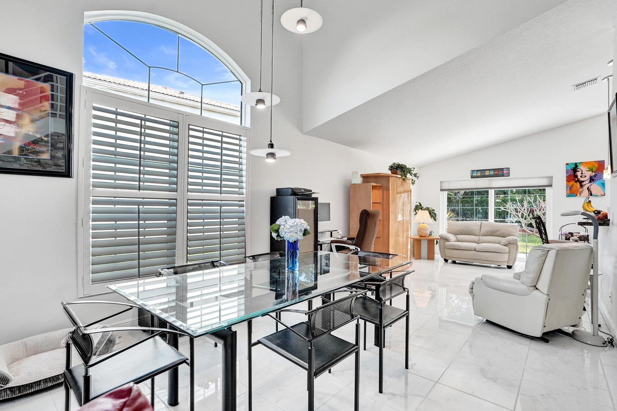 6842 Dogwood Lane