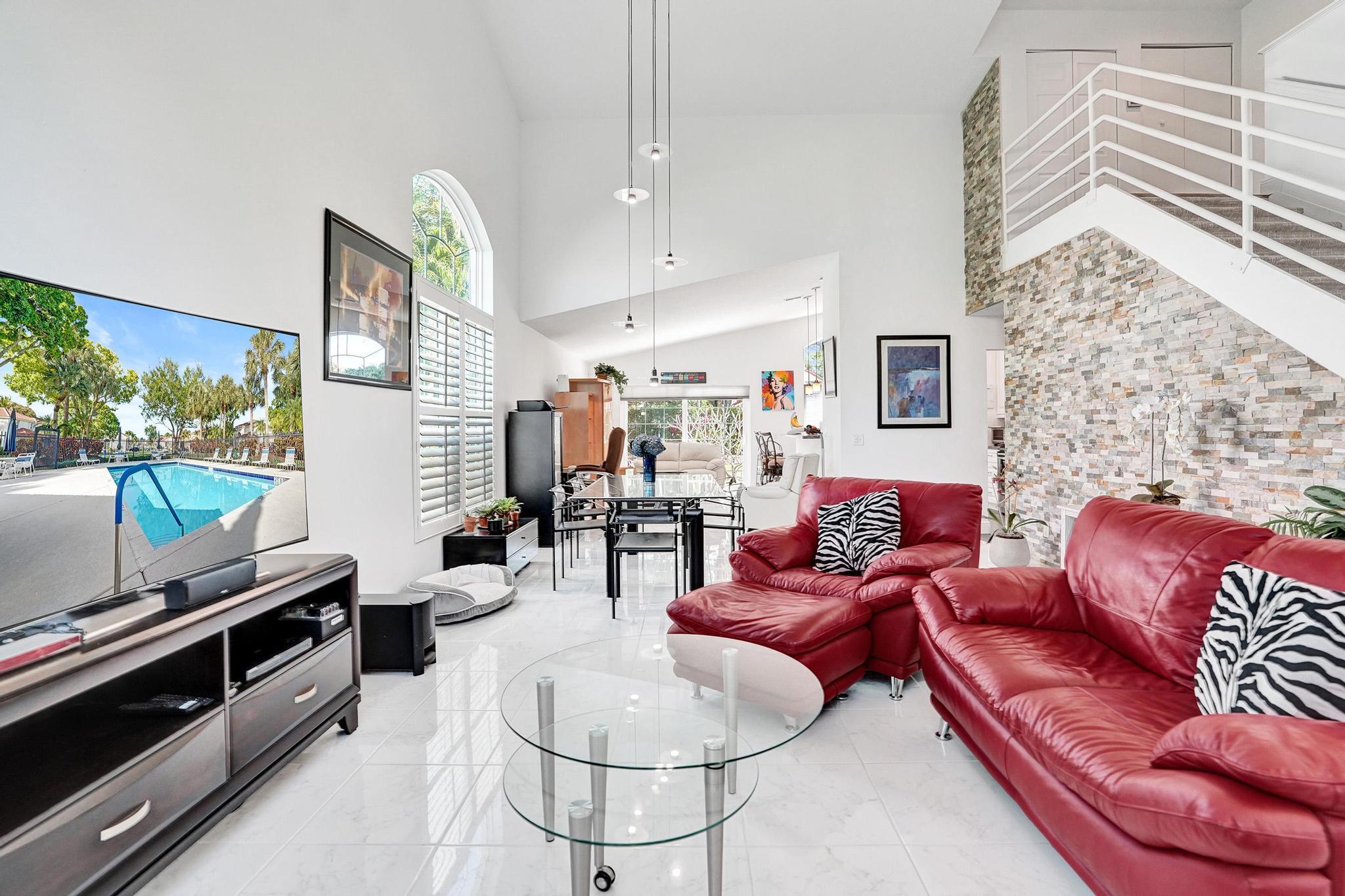6842 Dogwood Lane