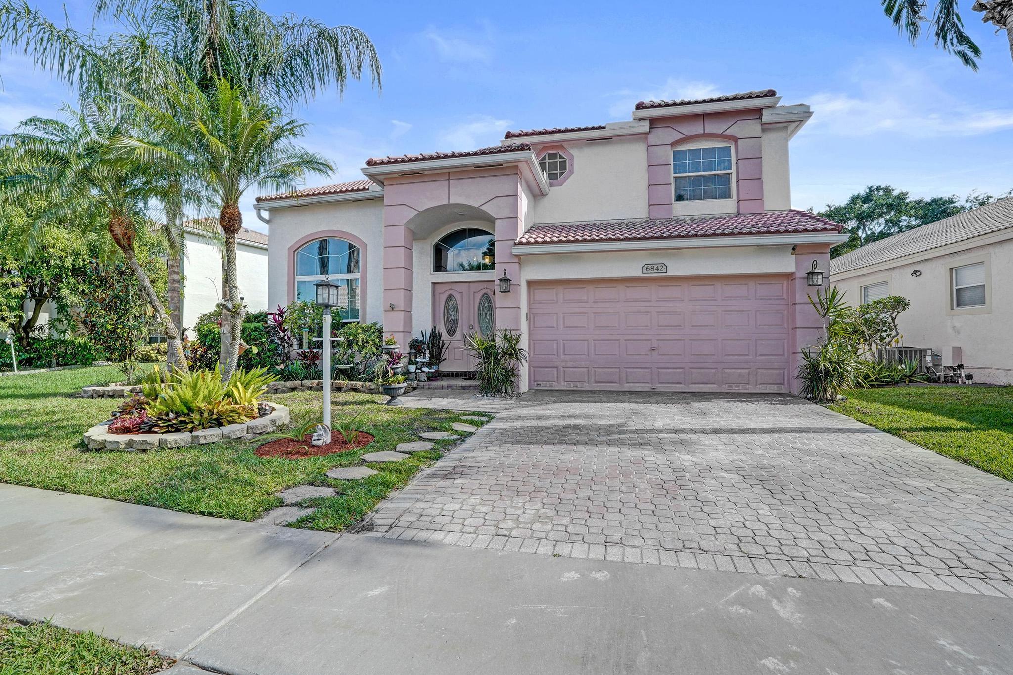 6842 Dogwood Lane
