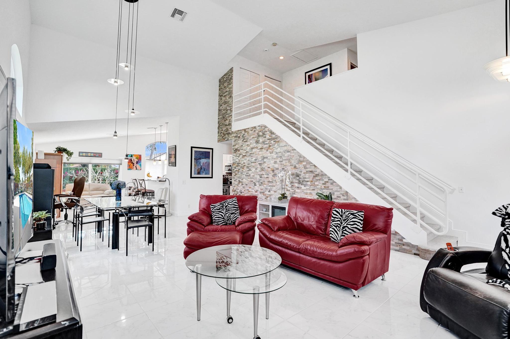 6842 Dogwood Lane