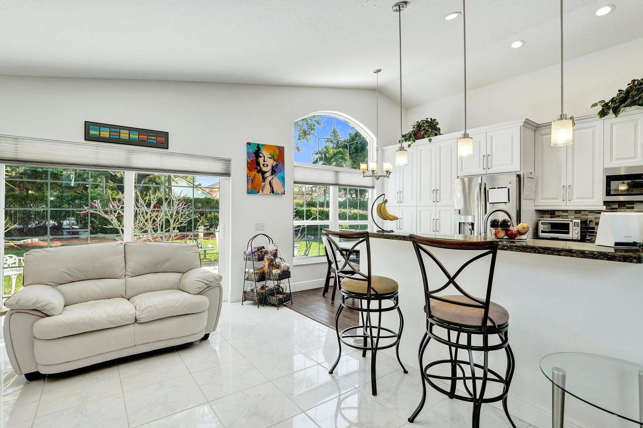 6842 Dogwood Lane