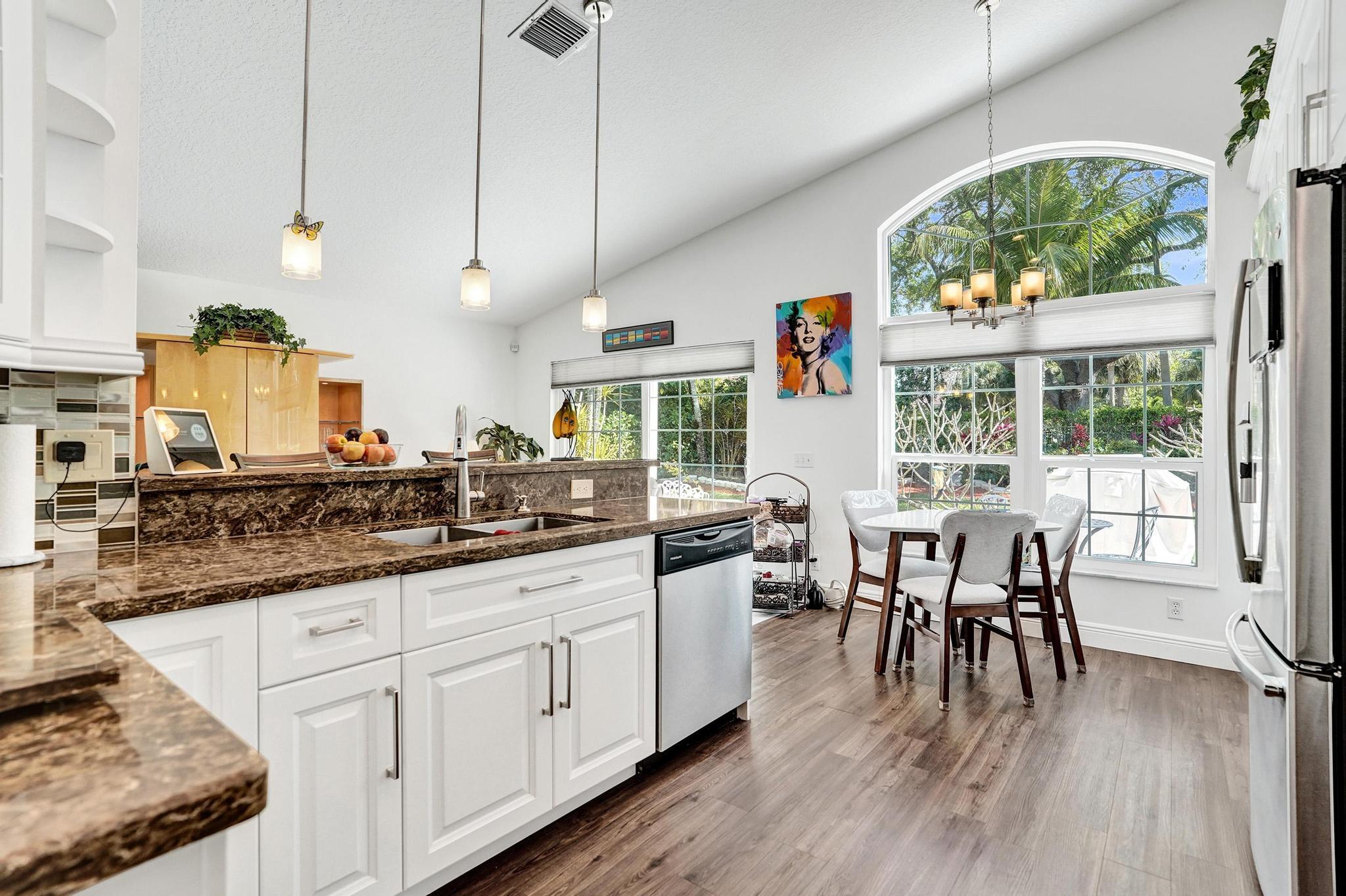 6842 Dogwood Lane