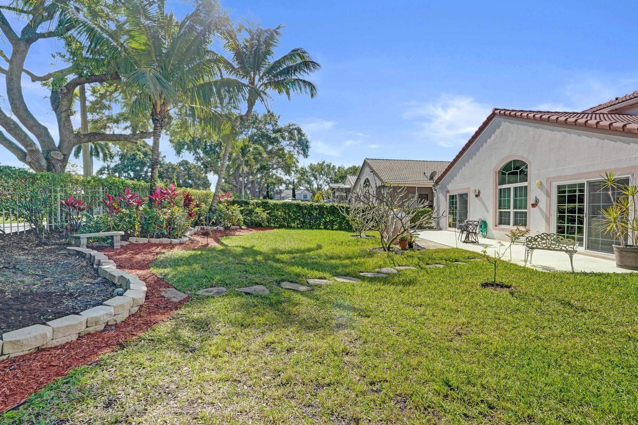 6842 Dogwood Lane