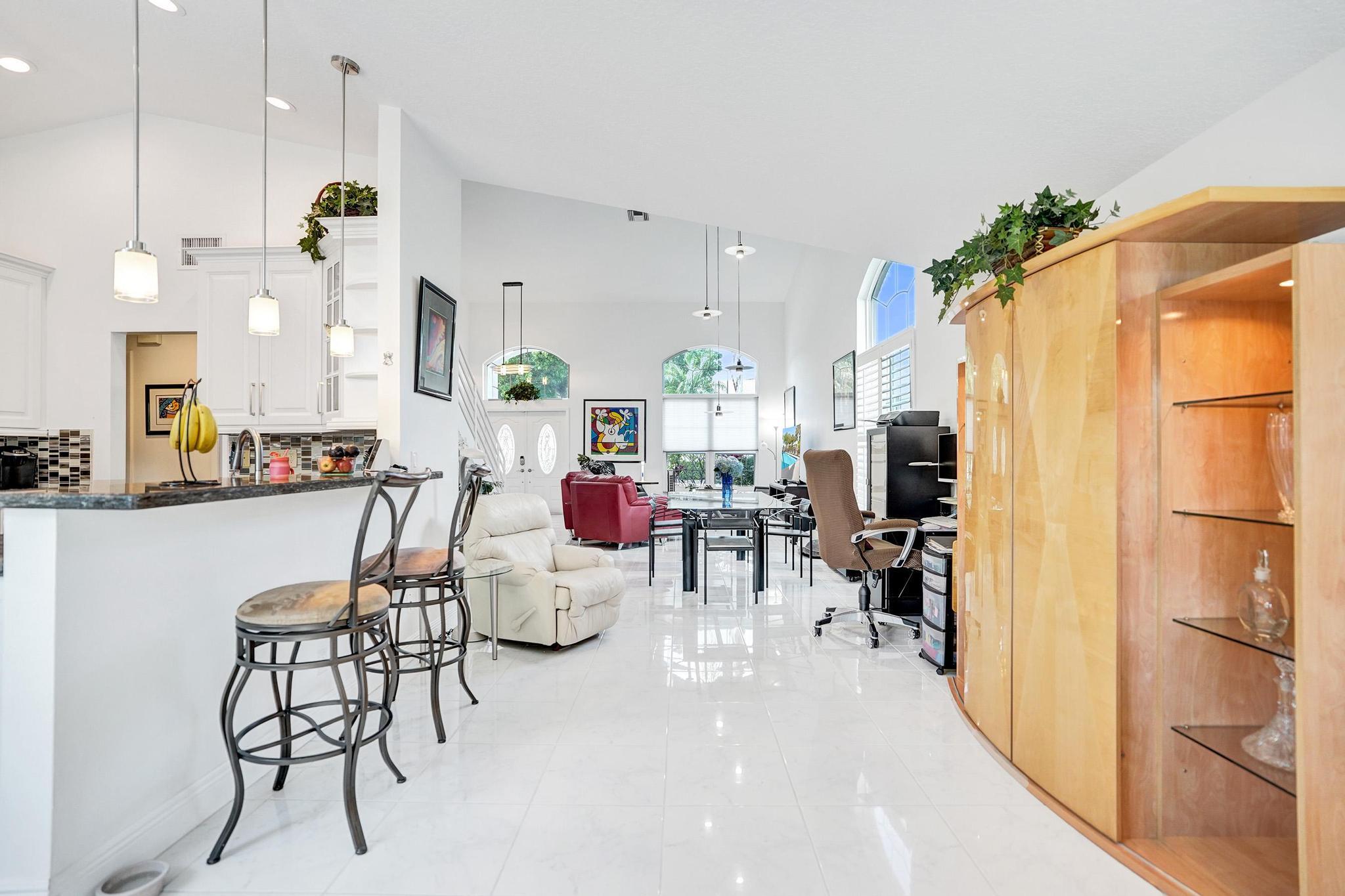 6842 Dogwood Lane