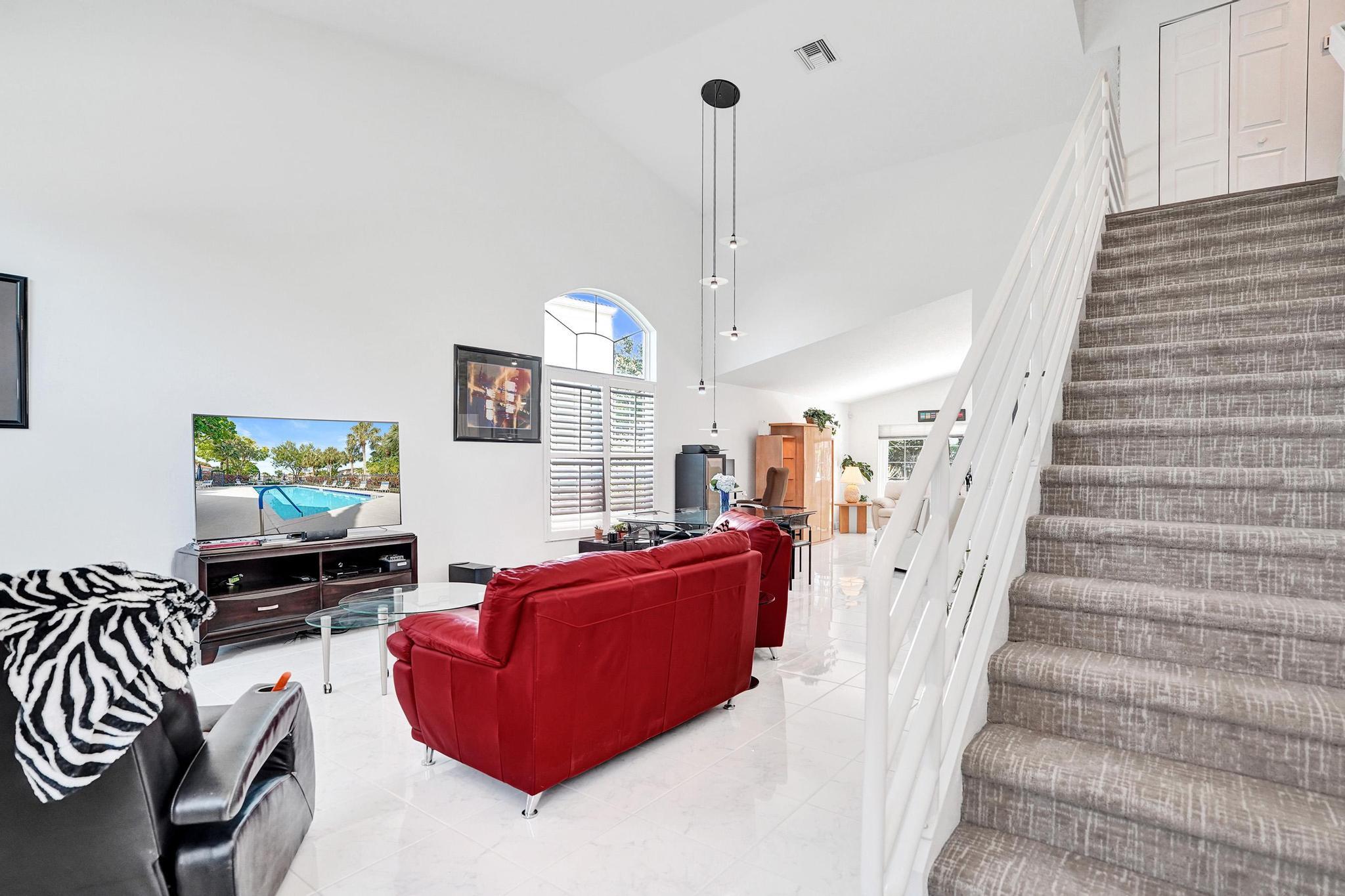 6842 Dogwood Lane