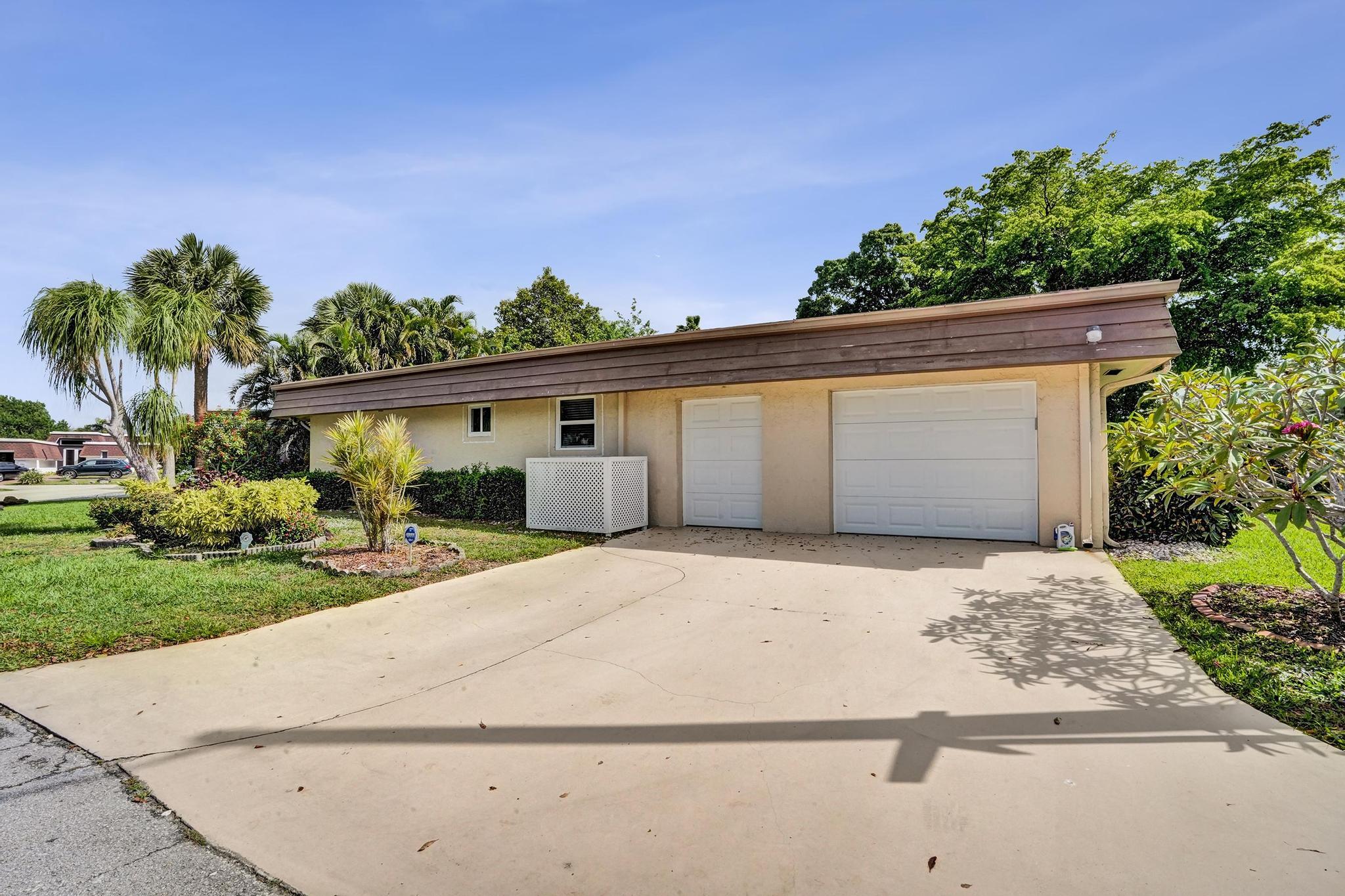 6207 Jacaranda Circle