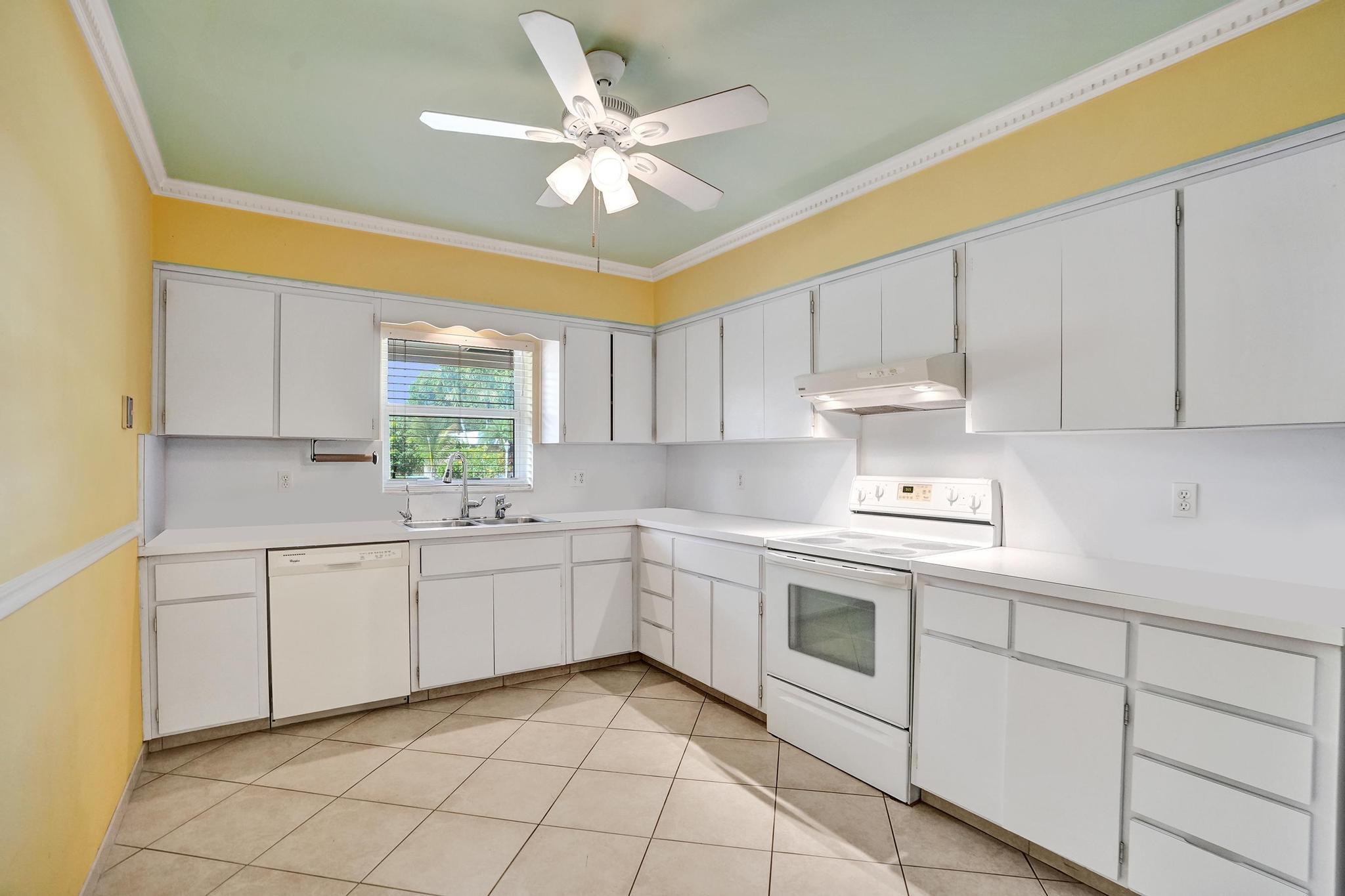 6207 Jacaranda Circle