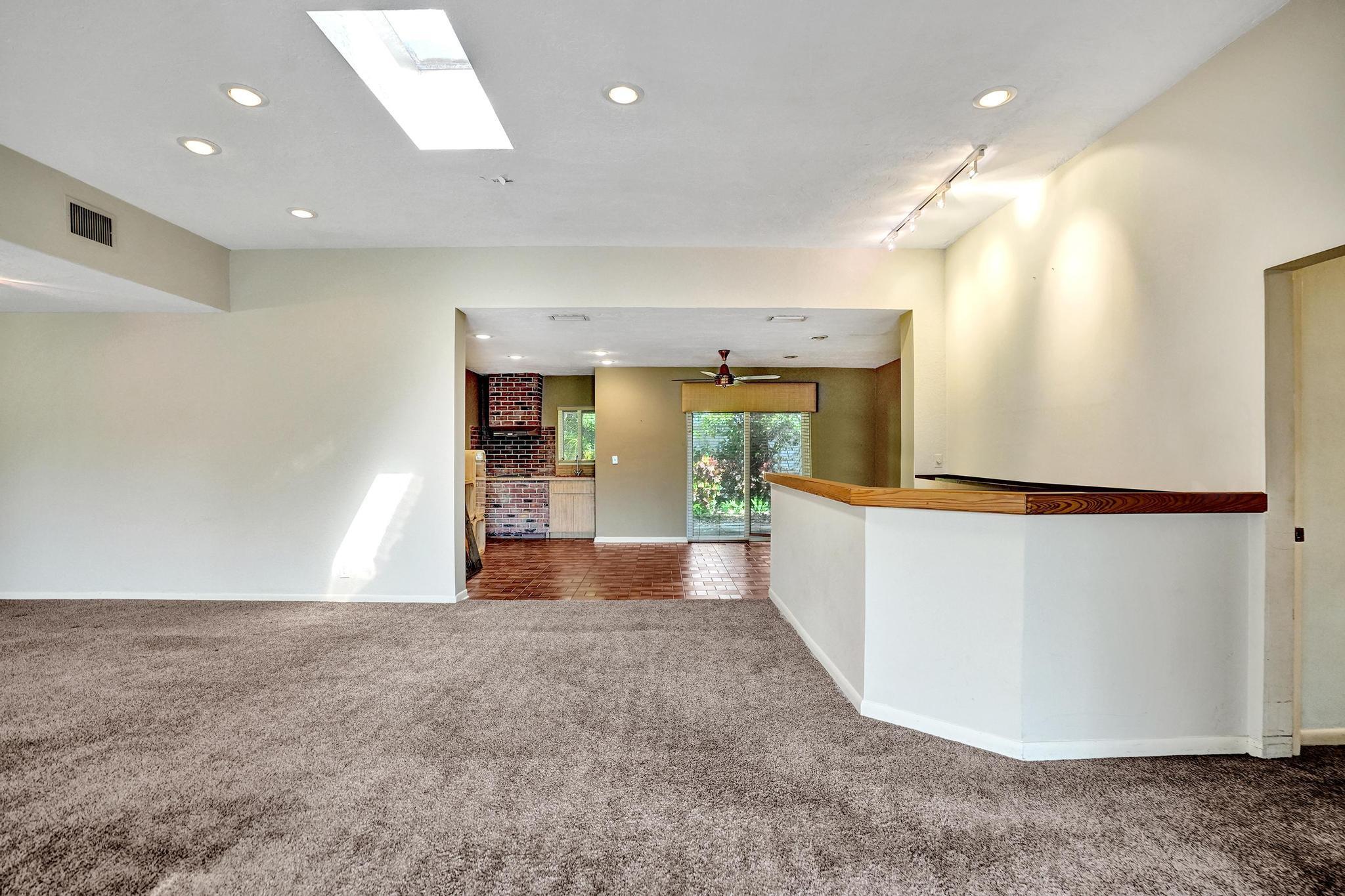 6207 Jacaranda Circle