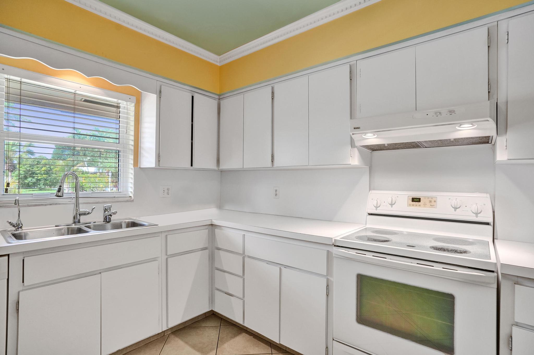 6207 Jacaranda Circle