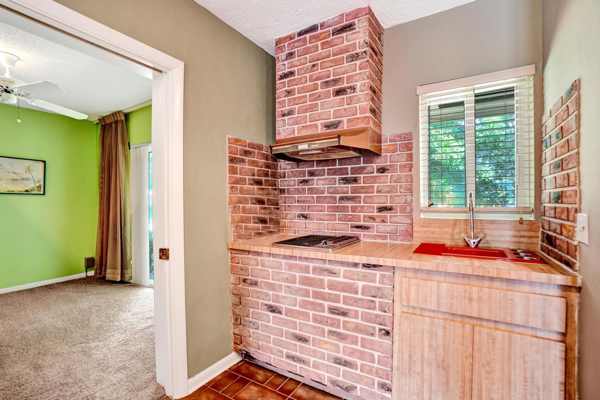 6207 Jacaranda Circle