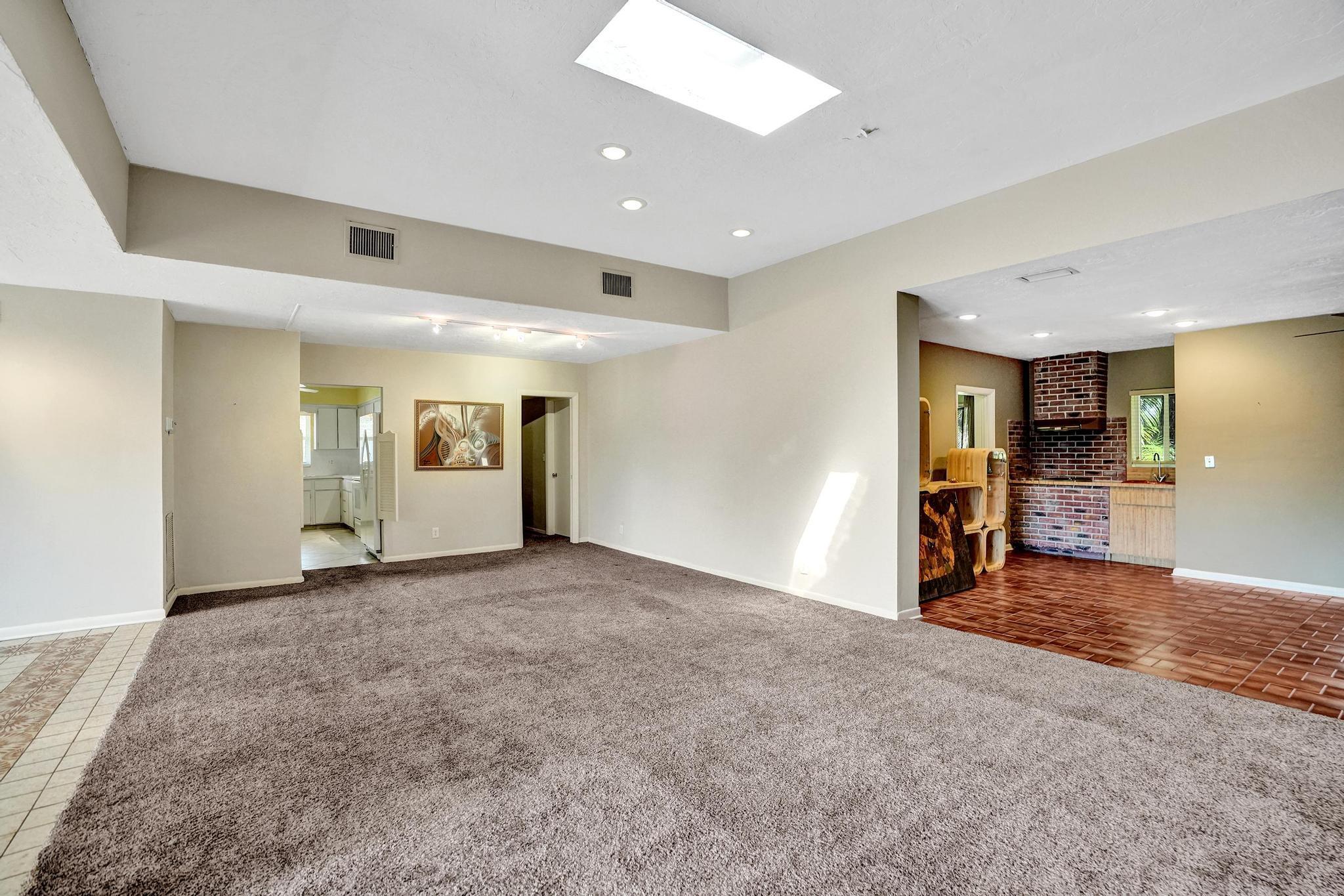 6207 Jacaranda Circle