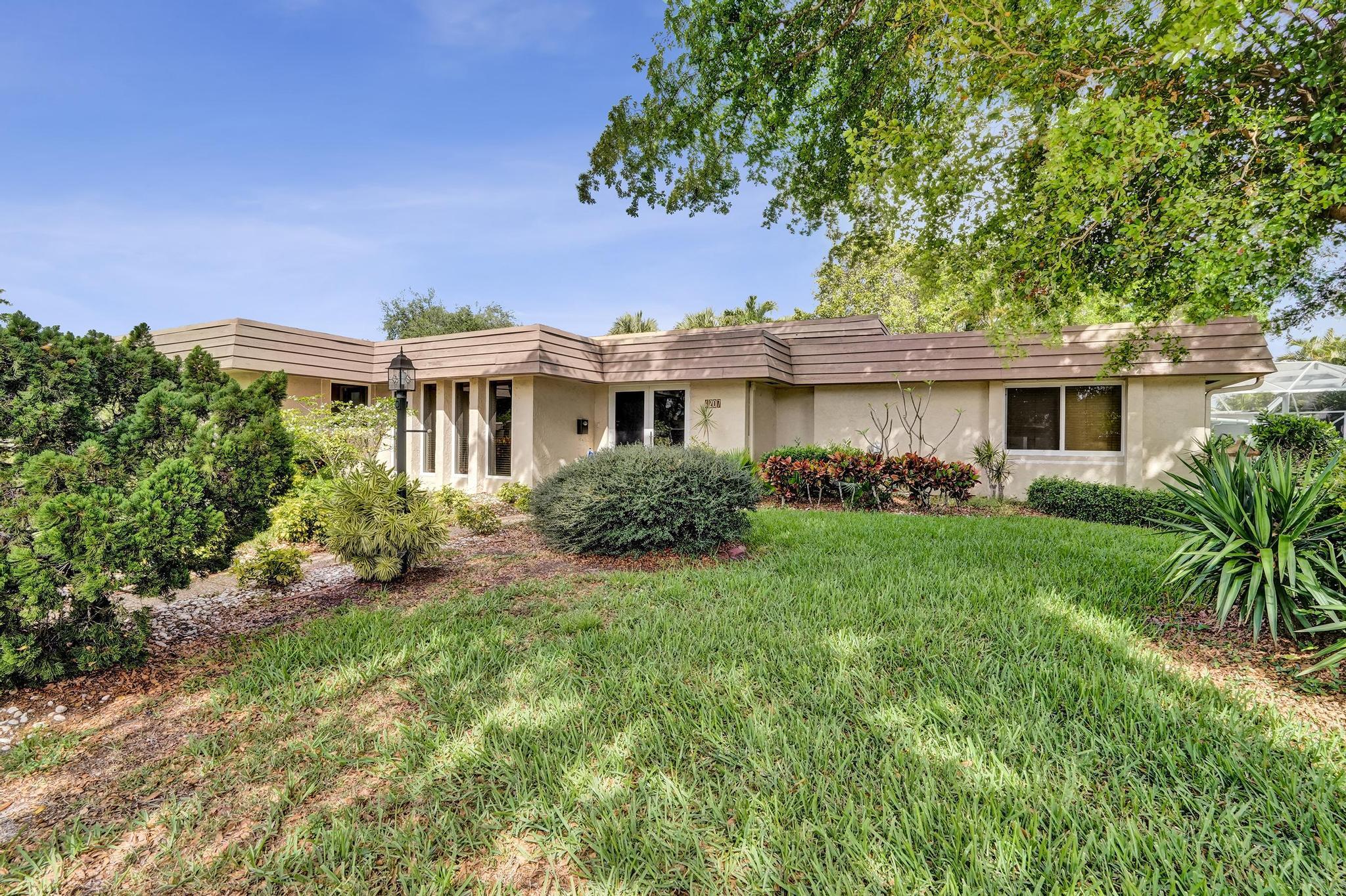 6207 Jacaranda Circle