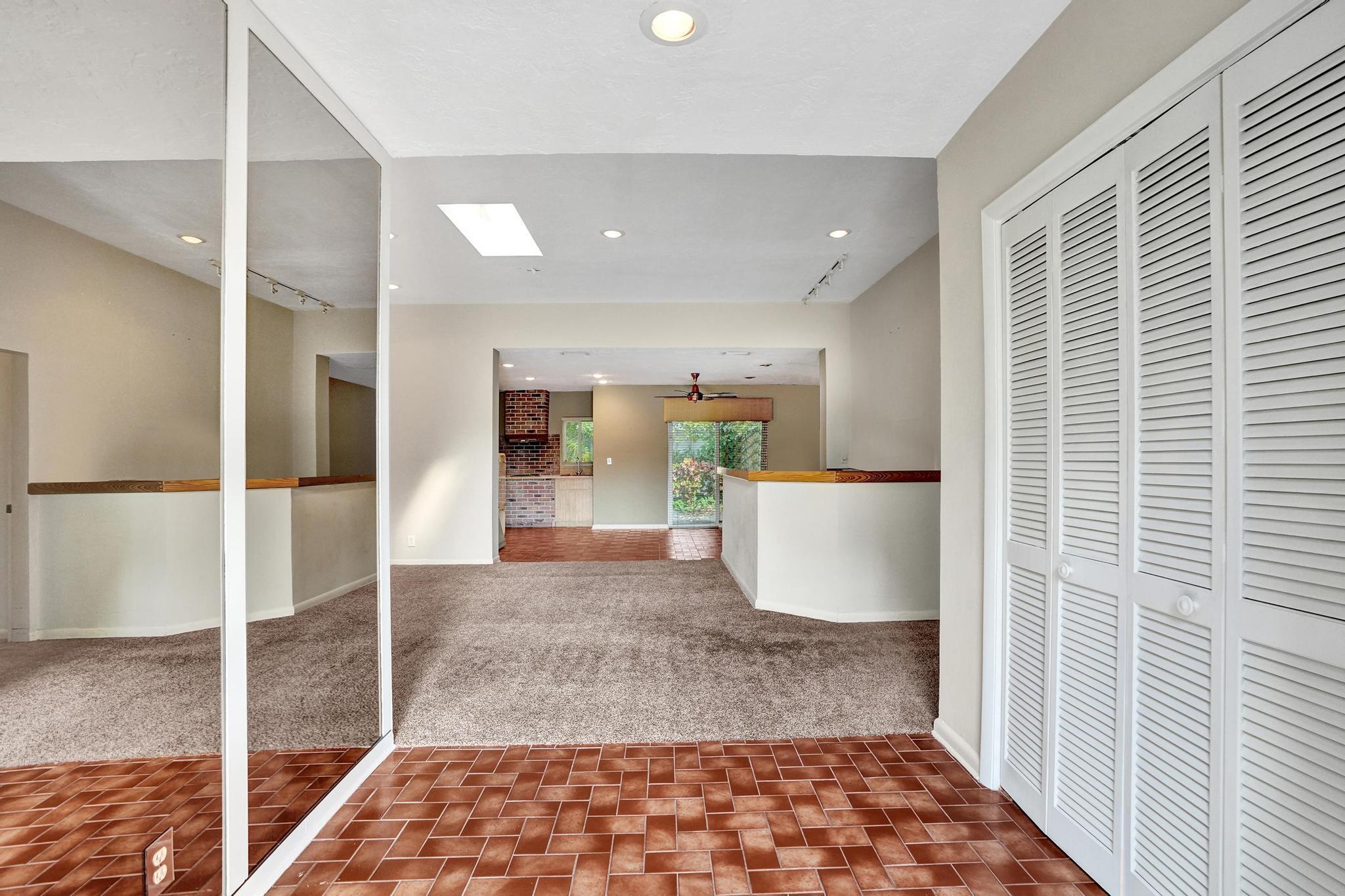 6207 Jacaranda Circle