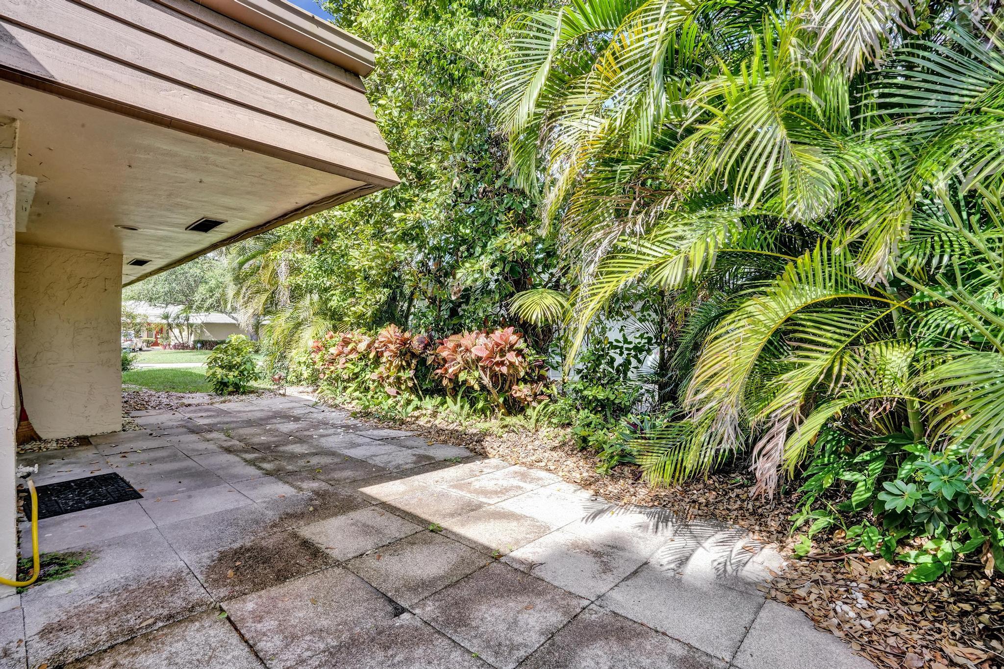 6207 Jacaranda Circle