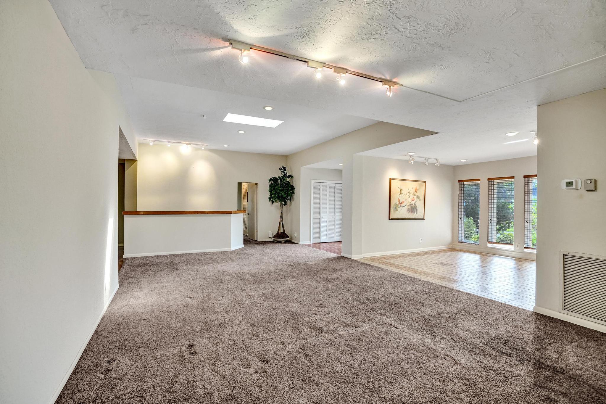 6207 Jacaranda Circle