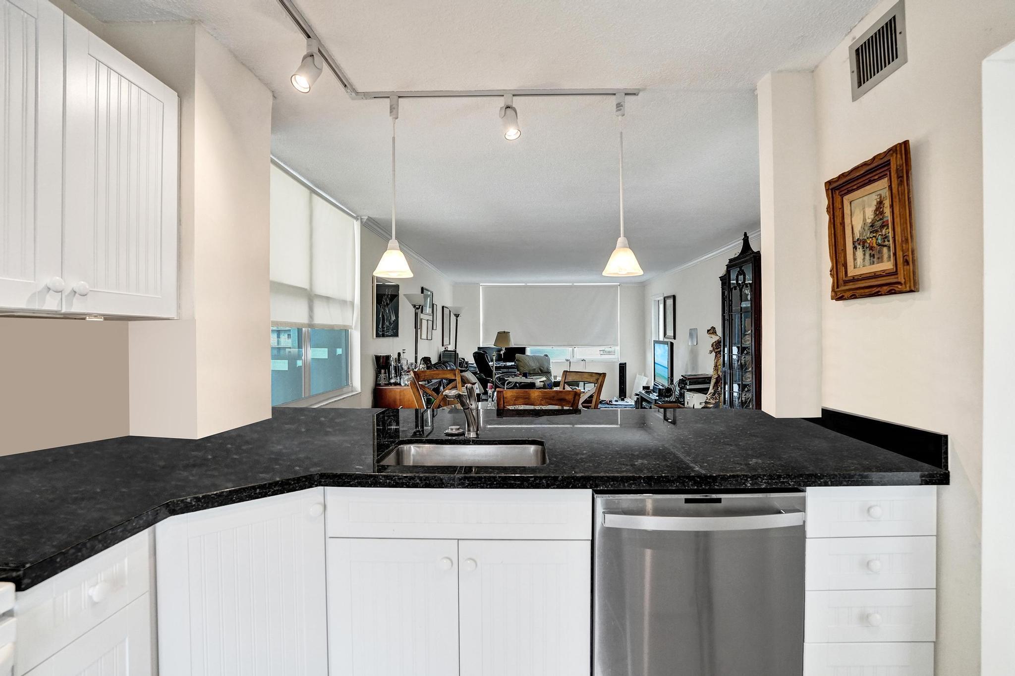 201 N Ocean Boulevard 1112