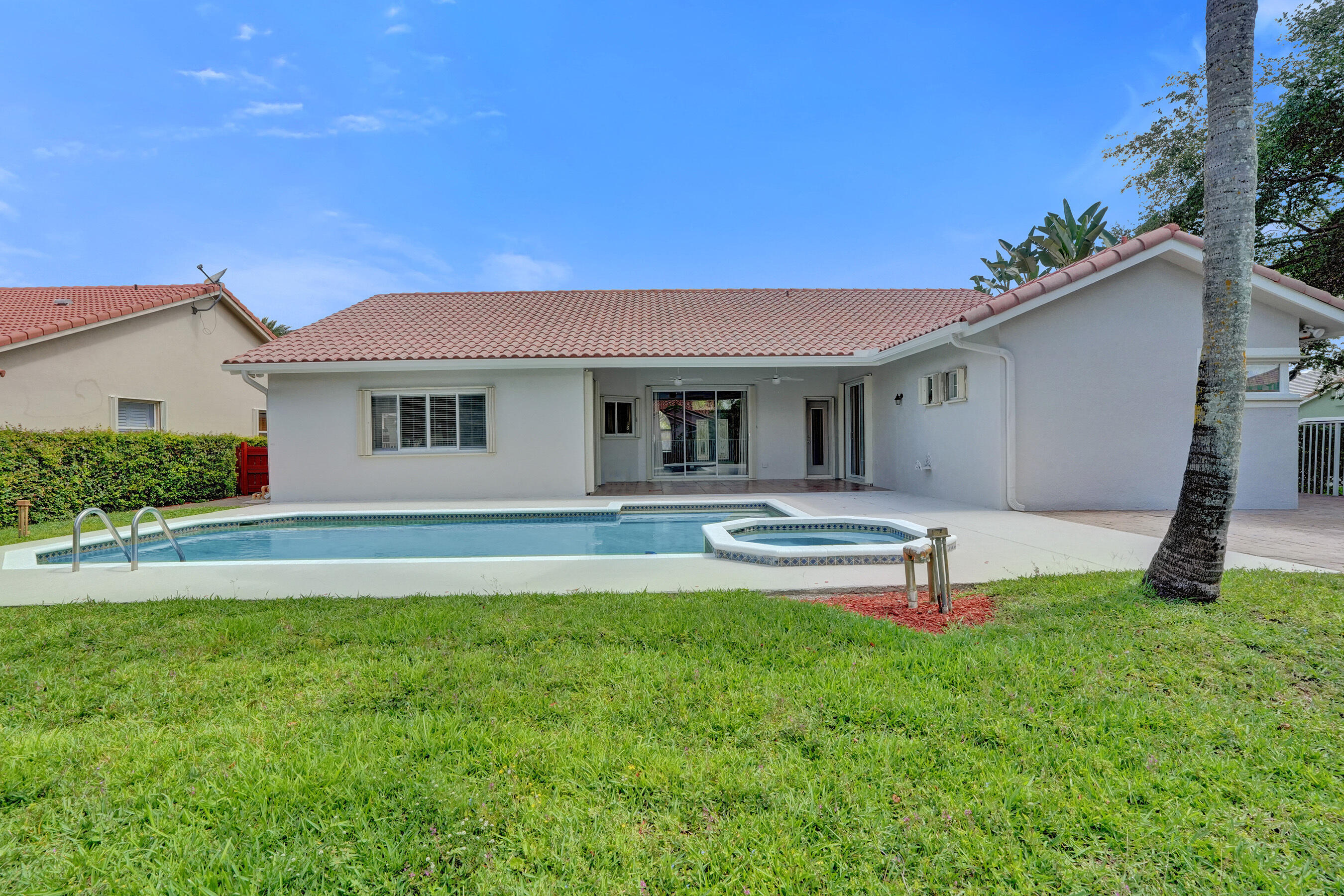 10304 NW 50th Court