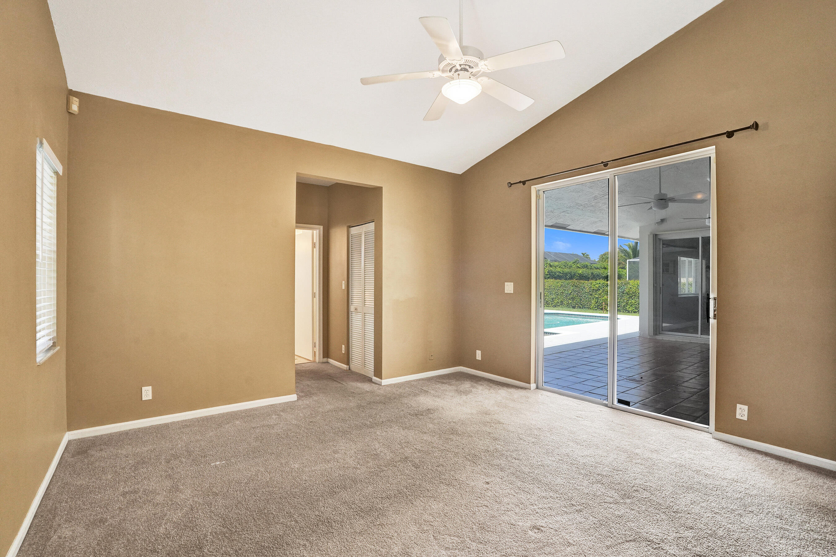 10304 NW 50th Court