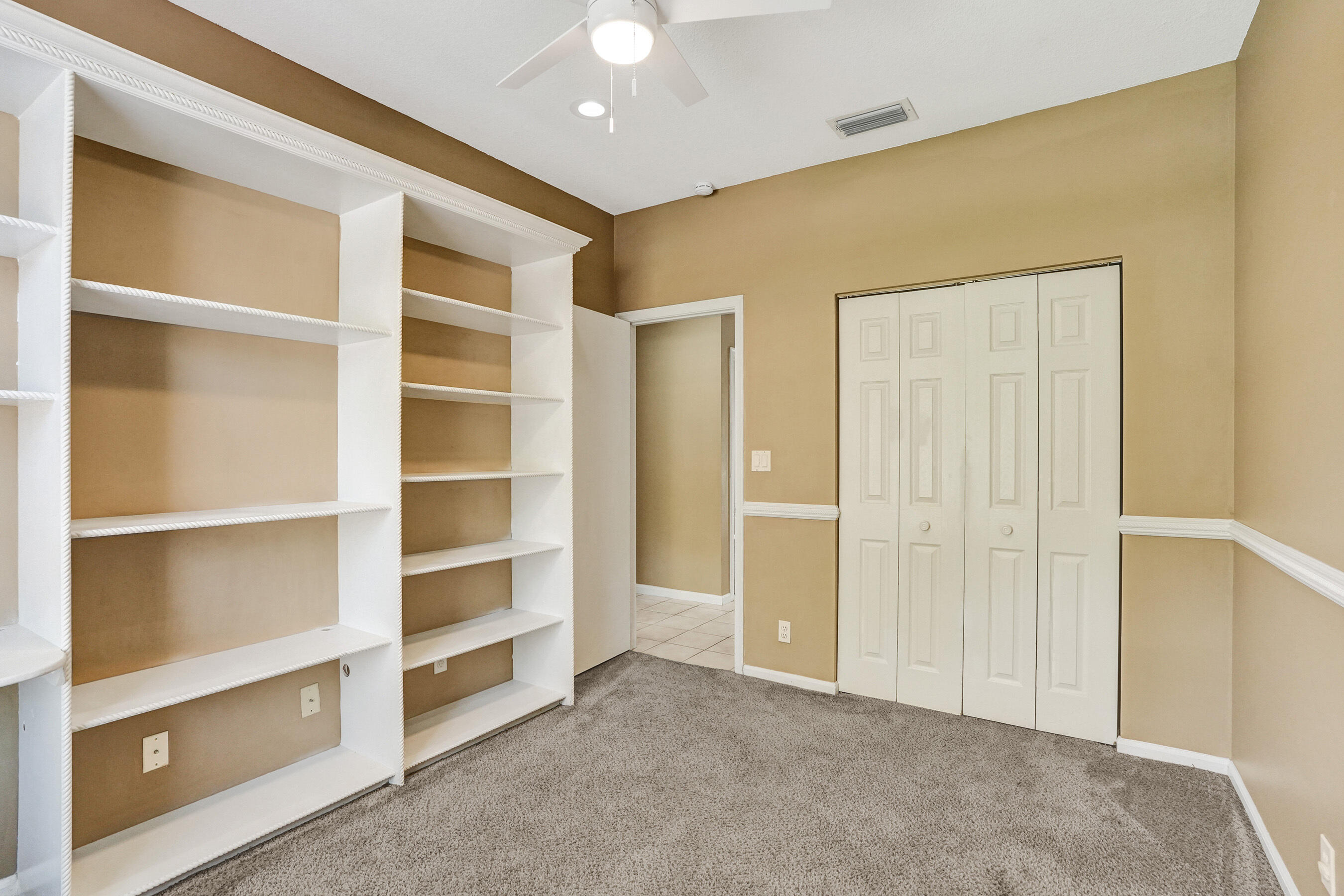 10304 NW 50th Court