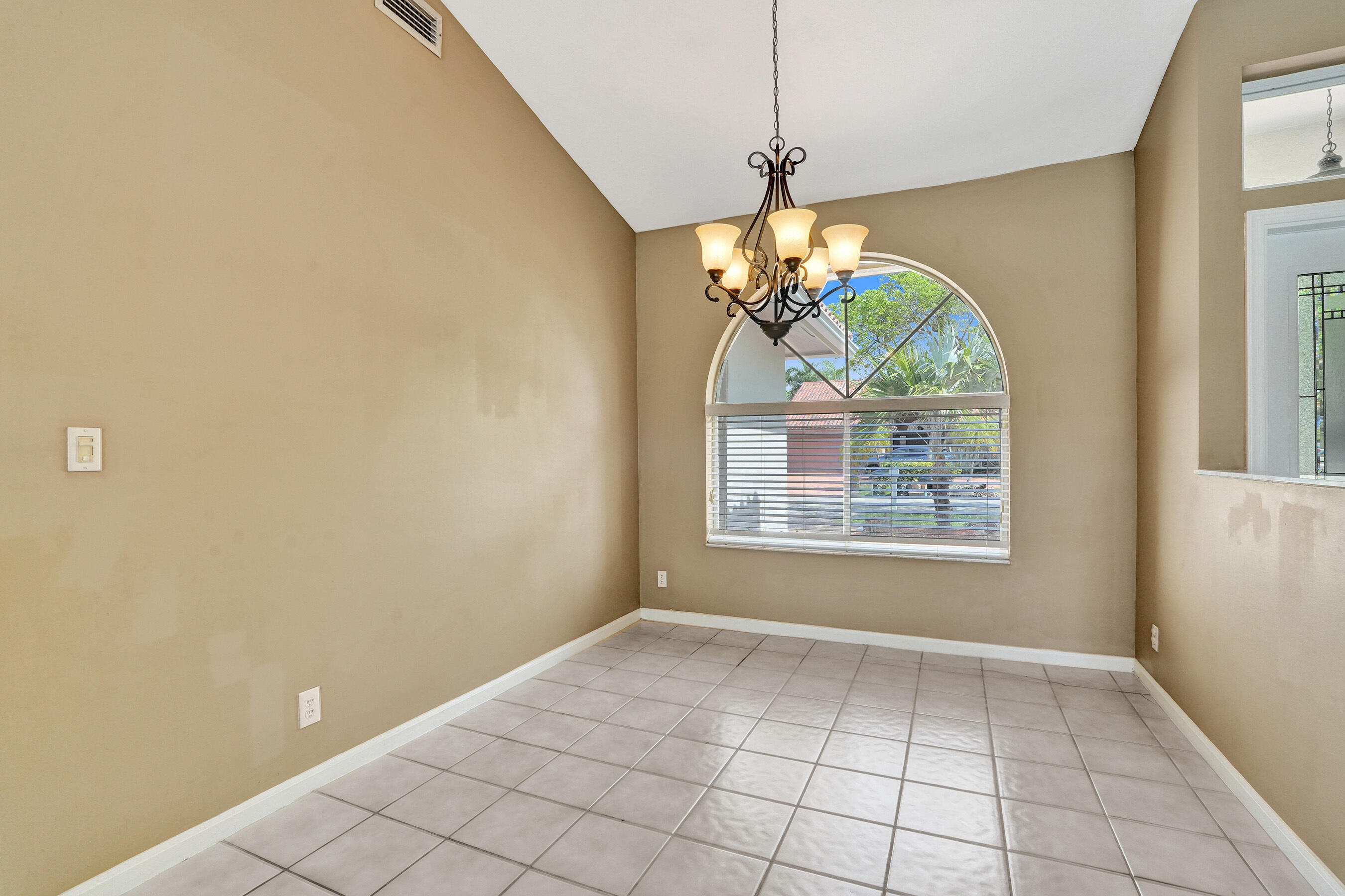 10304 NW 50th Court